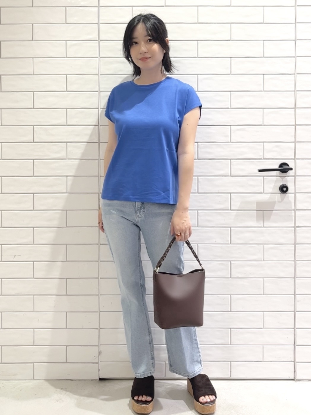 しおりさんの「OPAQUE.CLIP｜フレンチスリーブカットソー【洗濯機OK】」を使ったコーディネート
