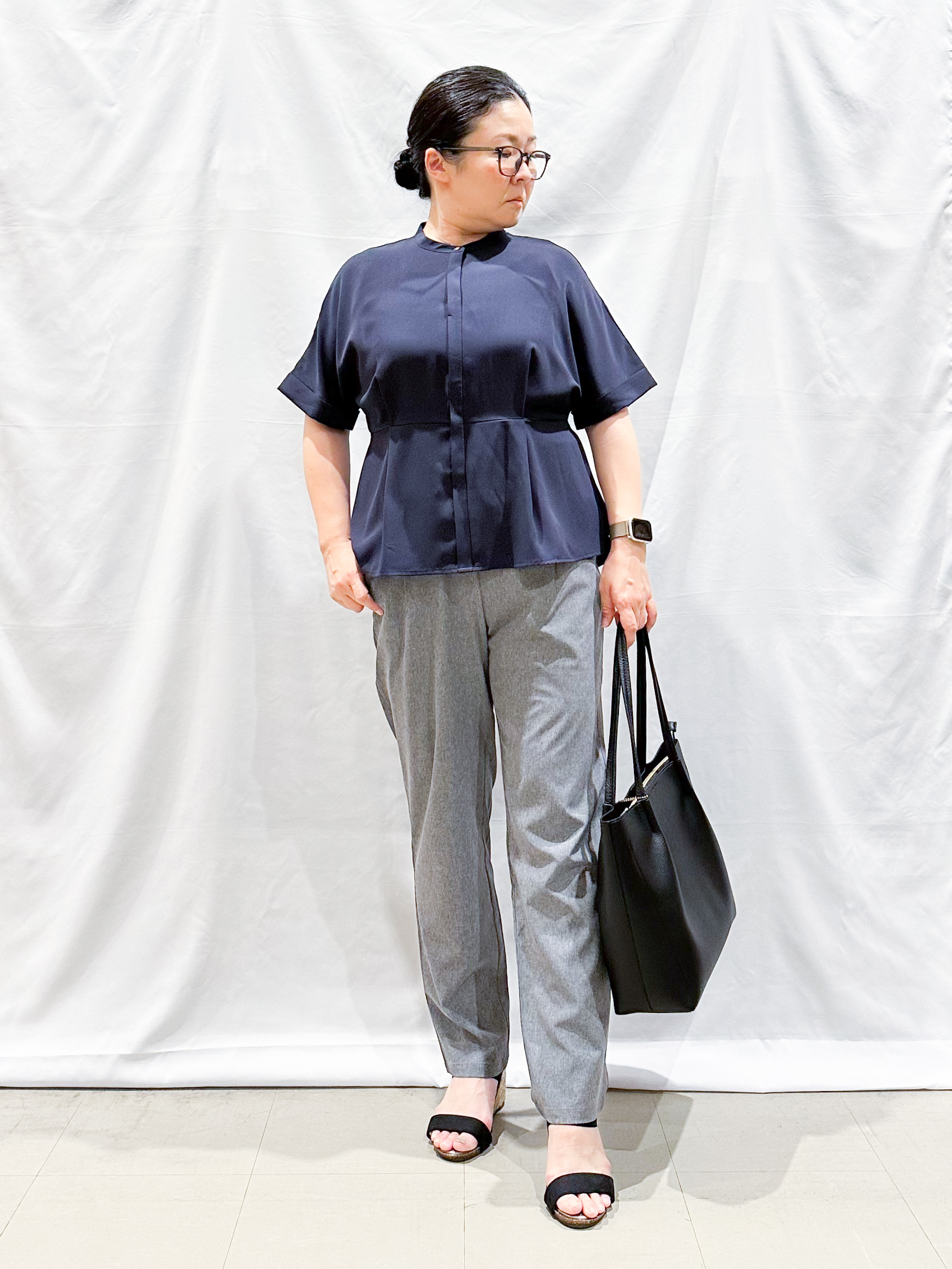 umeさんの「SHOO･LA･RUE｜【ひんやり/洗濯機可/S-LL】オンにもオフにも マルチに使えるボタンレスカーディガン」を使ったコーディネート