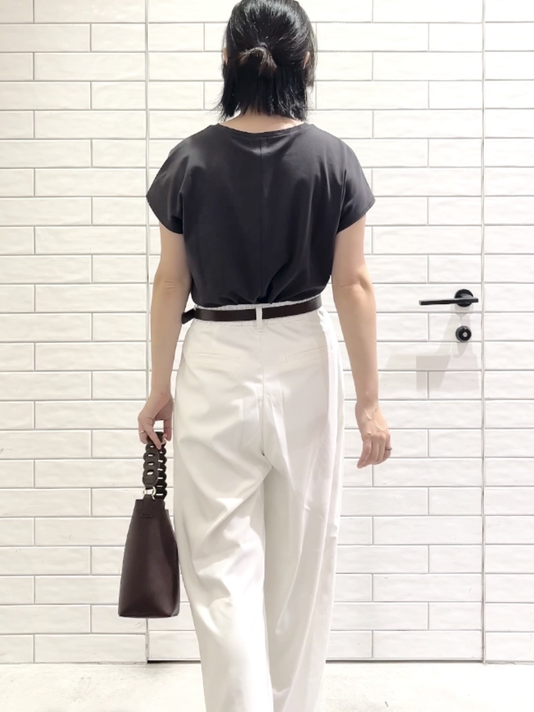 しおりさんの「OPAQUE.CLIP｜ロゴフレンチスリーブカットソー【洗濯機OK】」を使ったコーディネート