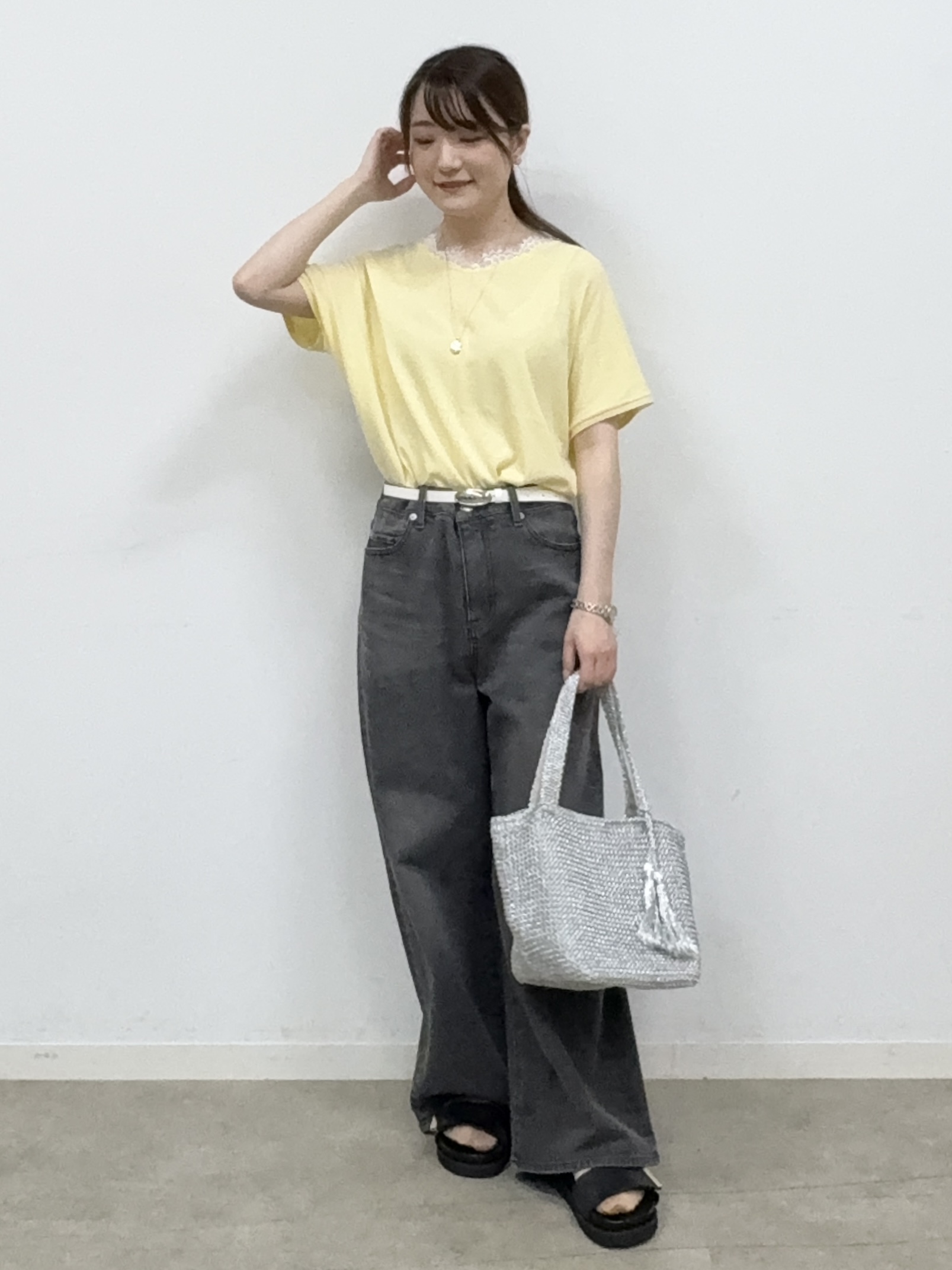 mikiさんの「Reflect｜天然シェルプレートペンダントネックレス」を使ったコーディネート