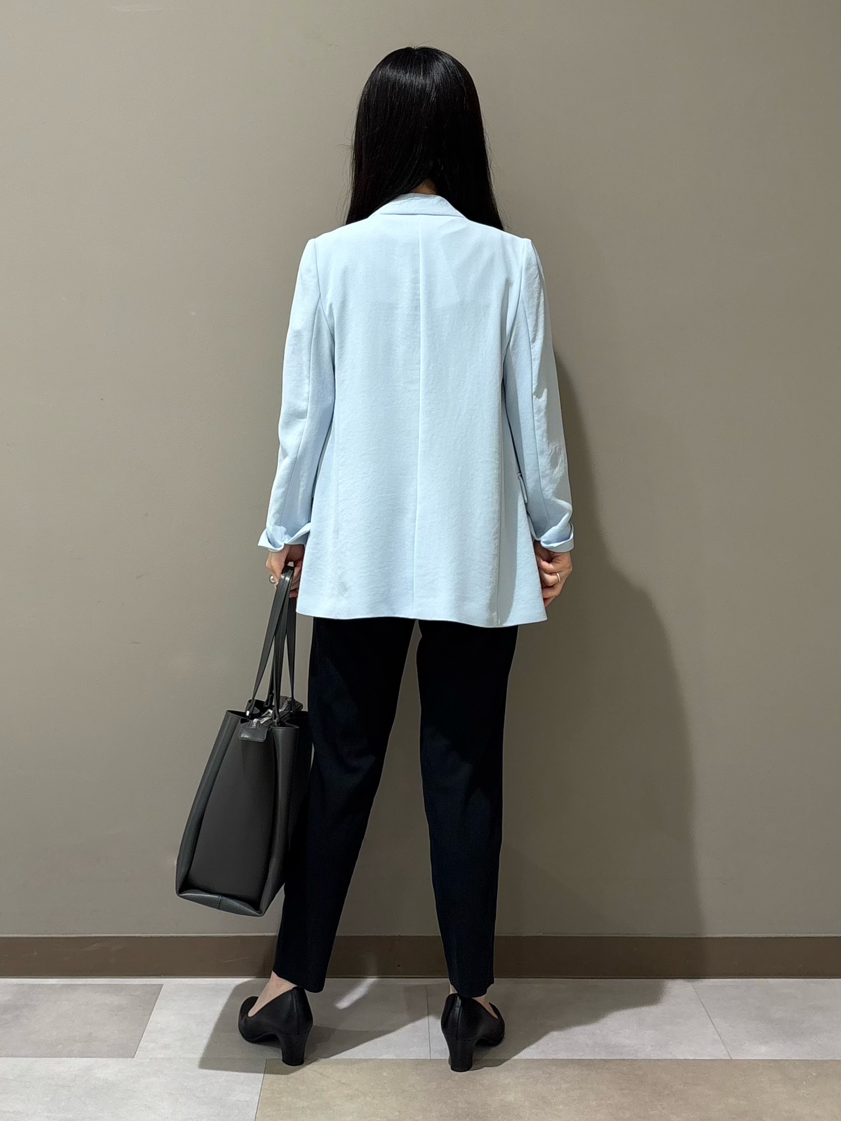 KEIKOさんの「INDIVI｜【洗える／多機能／SETUP可】着る日傘ダブルジャケット」を使ったコーディネート