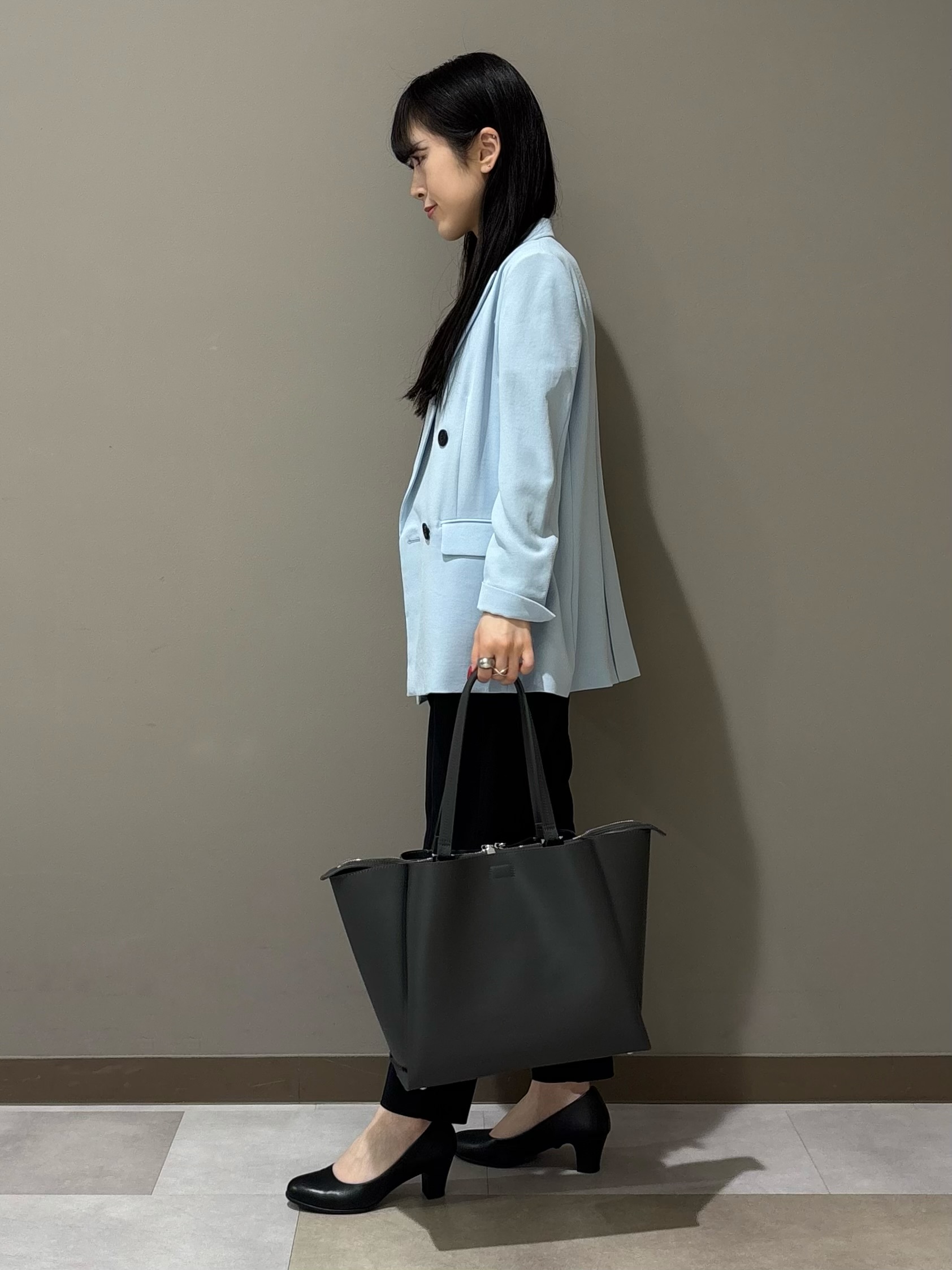KEIKOさんの「INDIVI｜【洗える／多機能／SETUP可】着る日傘ダブルジャケット」を使ったコーディネート