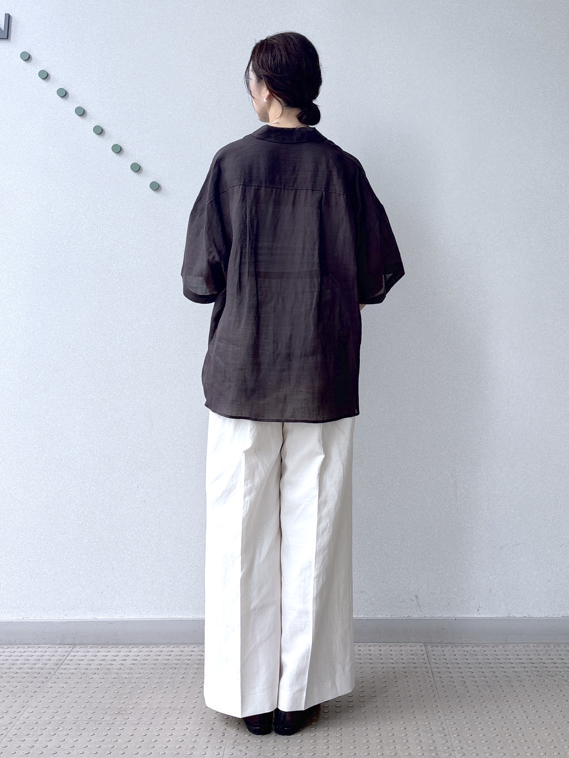 saitoさんの「DRESSTERIOR｜ピュアラミー シャツ」を使ったコーディネート