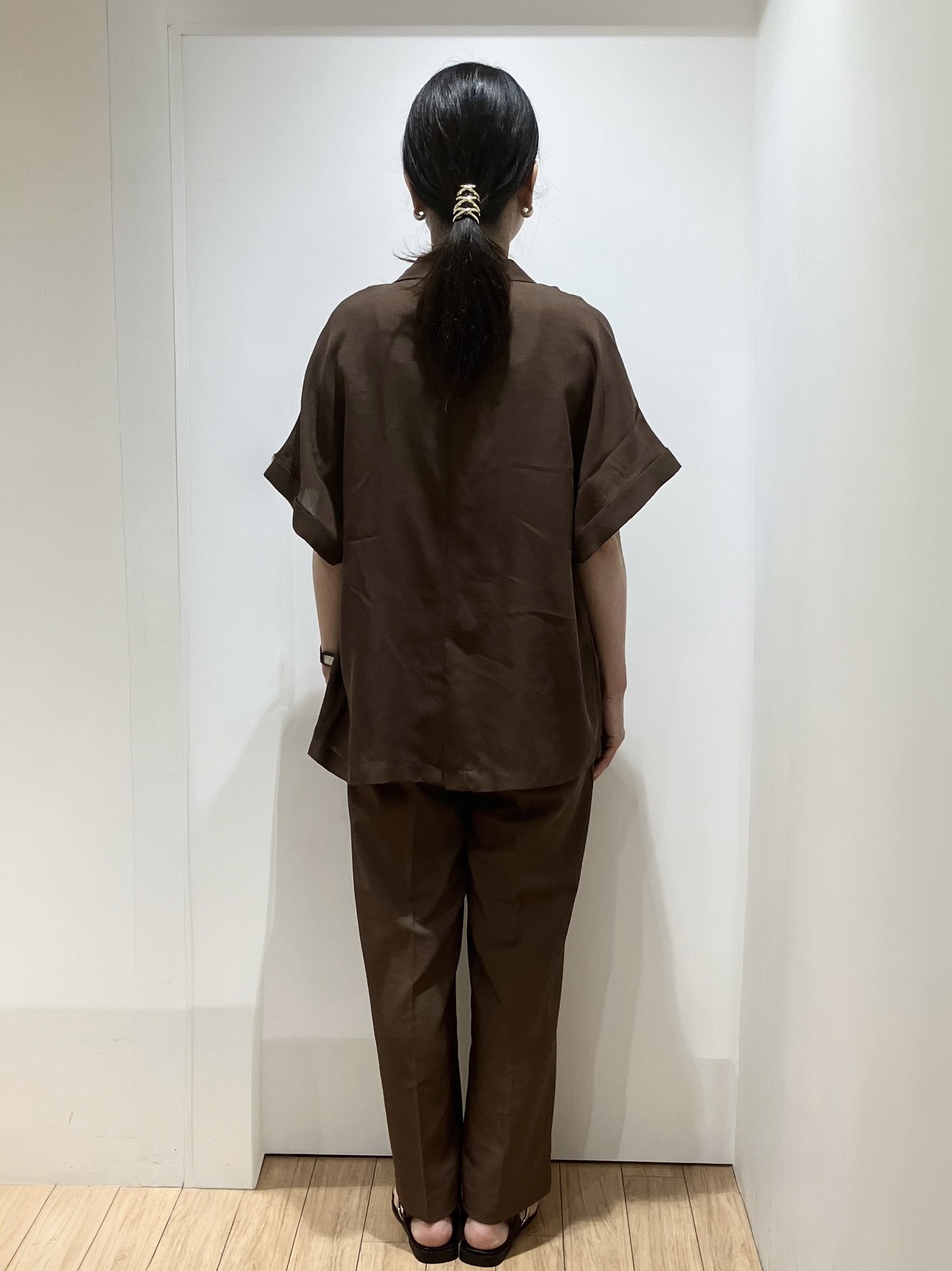 こばさんの「grove｜【洗濯機OK・ひんやり/SETUP可】シワになりにくいハーフスリーブジャケット」を使ったコーディネート