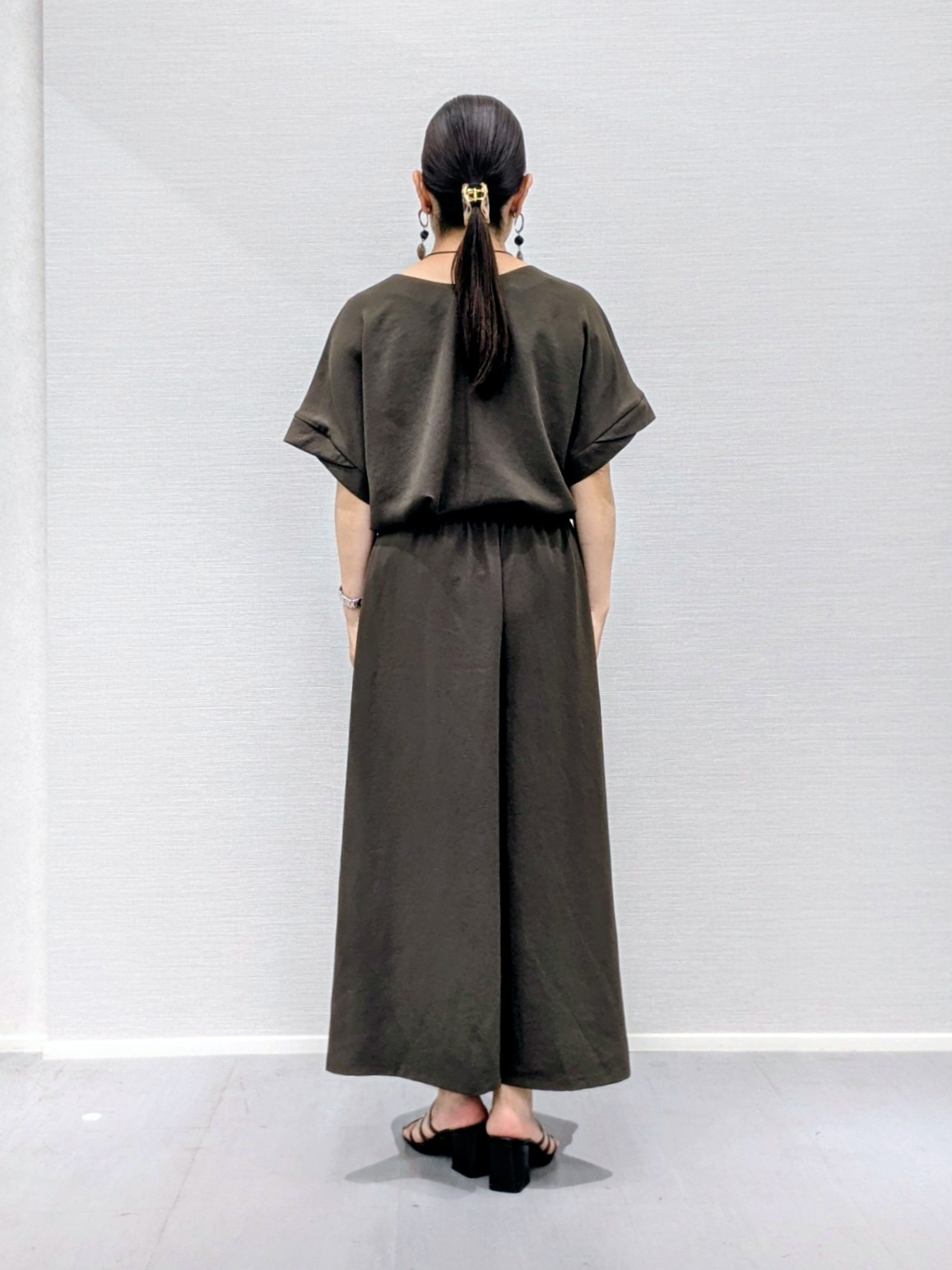 makkyさんの「UNTITLED｜【古畑星夏さん着用/接触冷感】ドライタッチシャツ」を使ったコーディネート