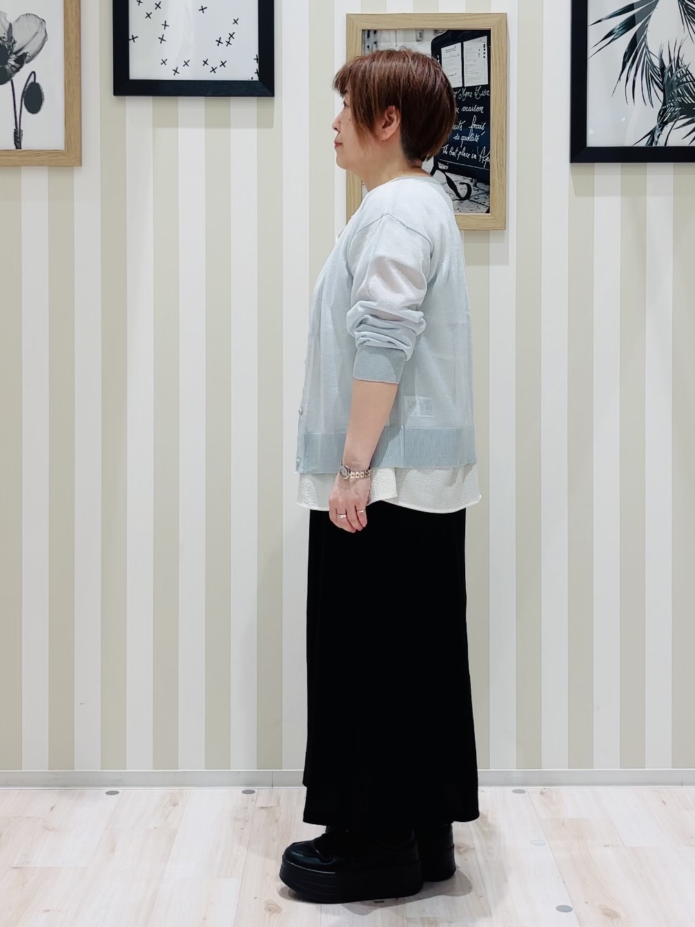 ma_miさんの「SHOO･LA･RUE｜【さらり快適/洗濯機可/S-LL】シアーラメカーディガン」を使ったコーディネート