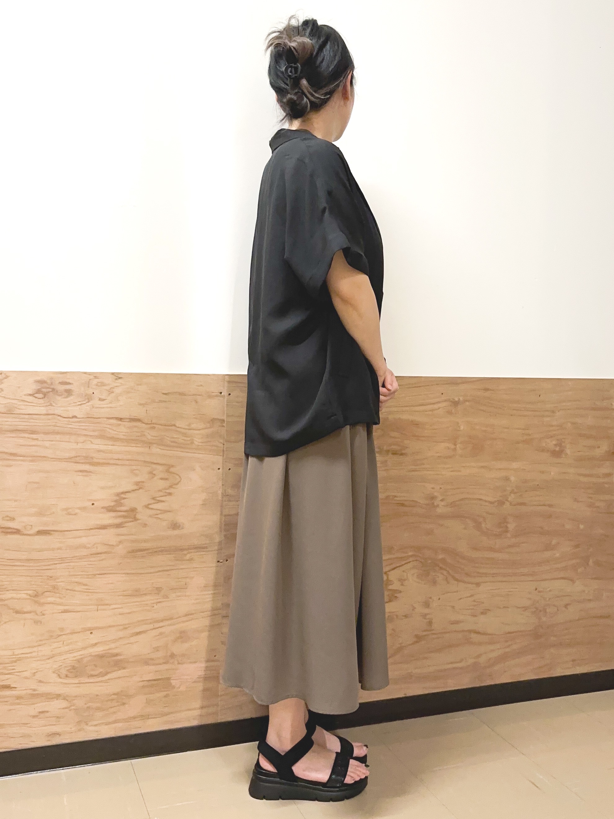 すーさんの「grove｜【洗濯機OK・ひんやり/SETUP可】シワになりにくいハーフスリーブジャケット」を使ったコーディネート