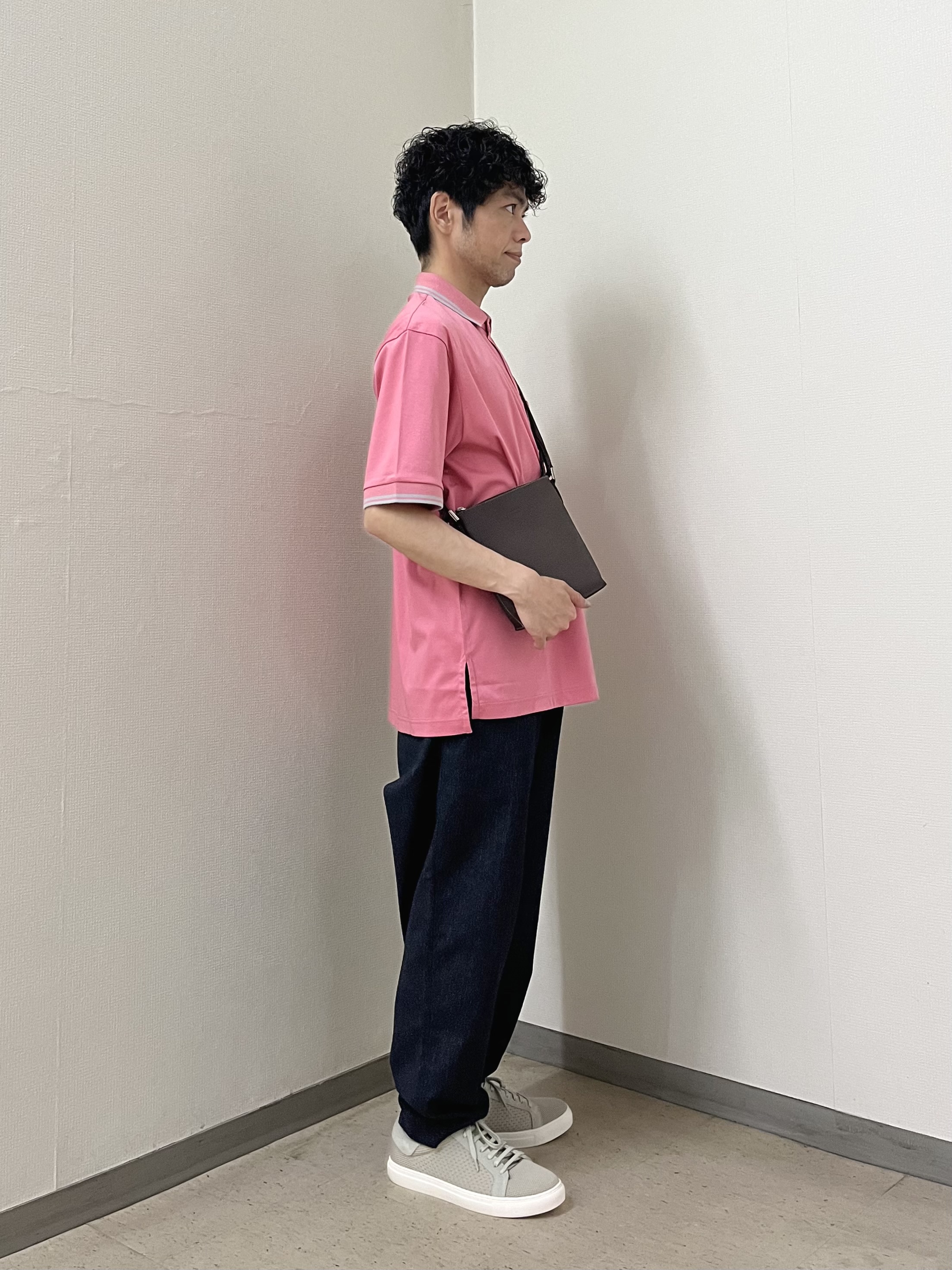 URAさんの「TAKEO KIKUCHI｜【BOWLER HAT LABEL】アイスクリアコットン ボーラーハットウォーカー ポロシャツ」を使ったコーディネート