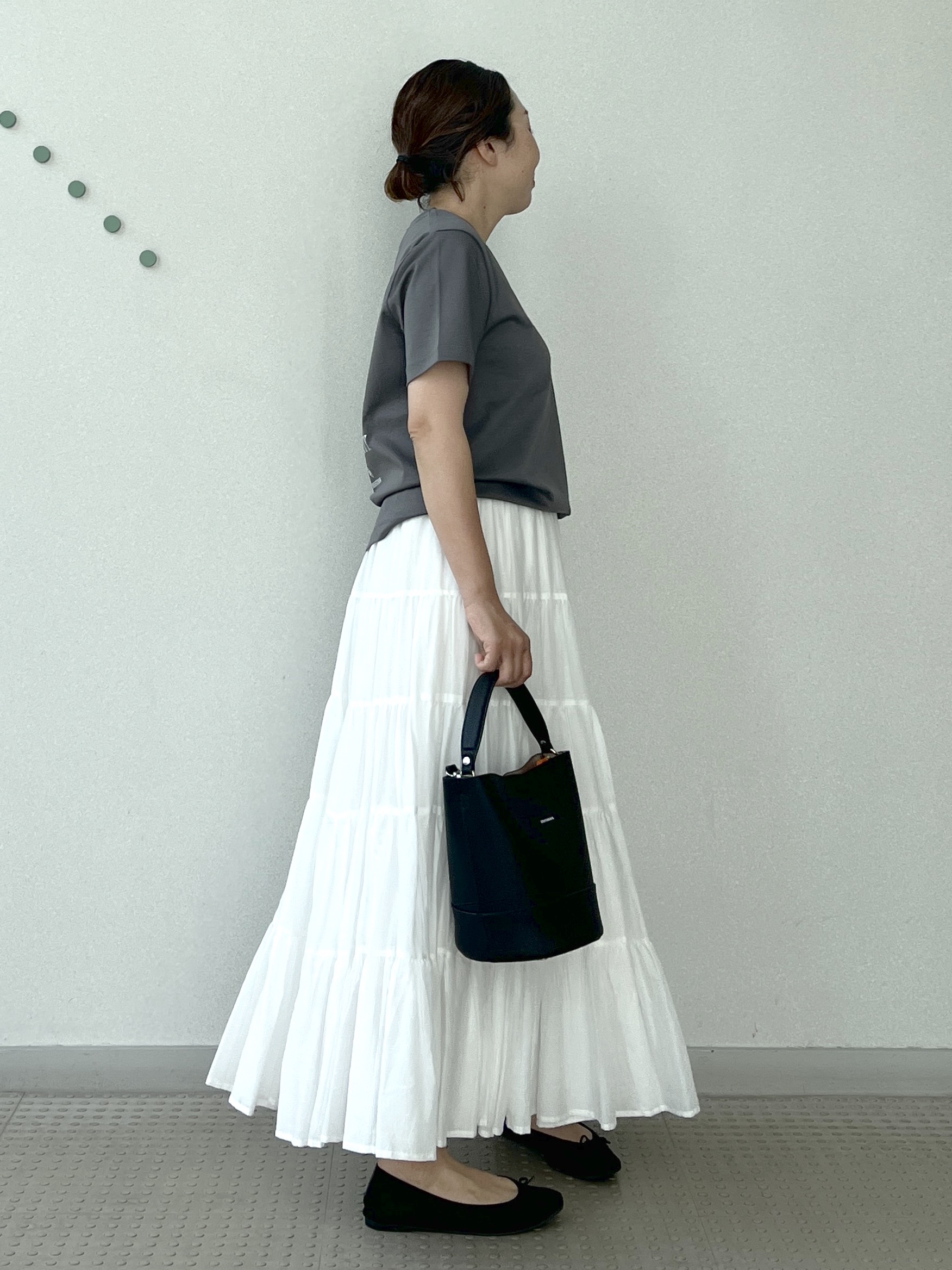 Soeさんの「DRESSTERIOR｜【接触冷感／抗菌防臭／消臭】アイスクリアコットン PARIS Tシャツ」を使ったコーディネート