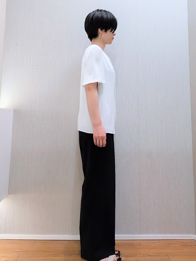 ミズタさんの「UNTITLED｜【洗える/スーツインナー】ジョーゼットミニマルブラウス」を使ったコーディネート
