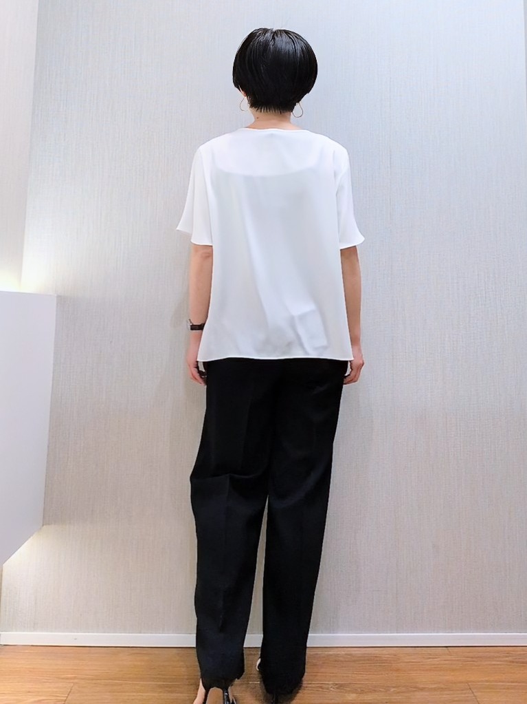 ミズタさんの「UNTITLED｜【洗える/スーツインナー】ジョーゼットミニマルブラウス」を使ったコーディネート