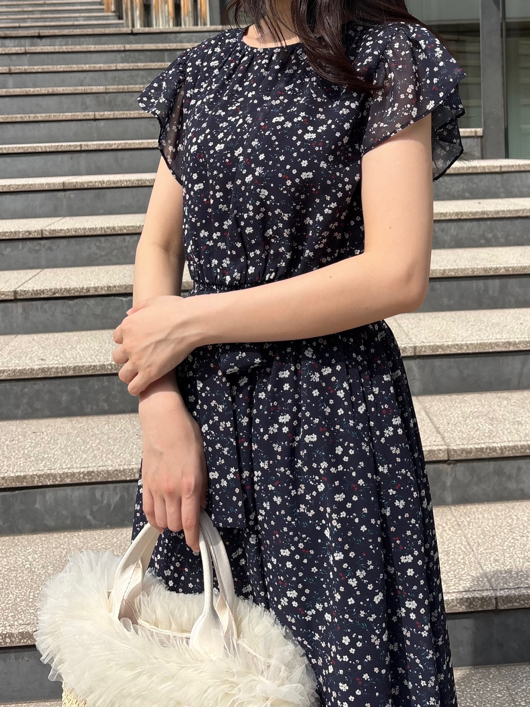 AOIさんの「Couture brooch｜【洗える】袖フリル シフォン ギャザーワンピース」を使ったコーディネート
