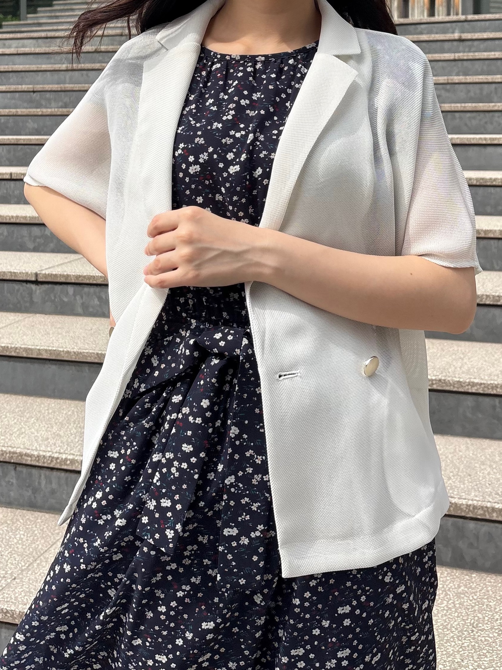 AOIさんの「Couture brooch｜【洗える】メッシュ調 半袖ジャケット」を使ったコーディネート