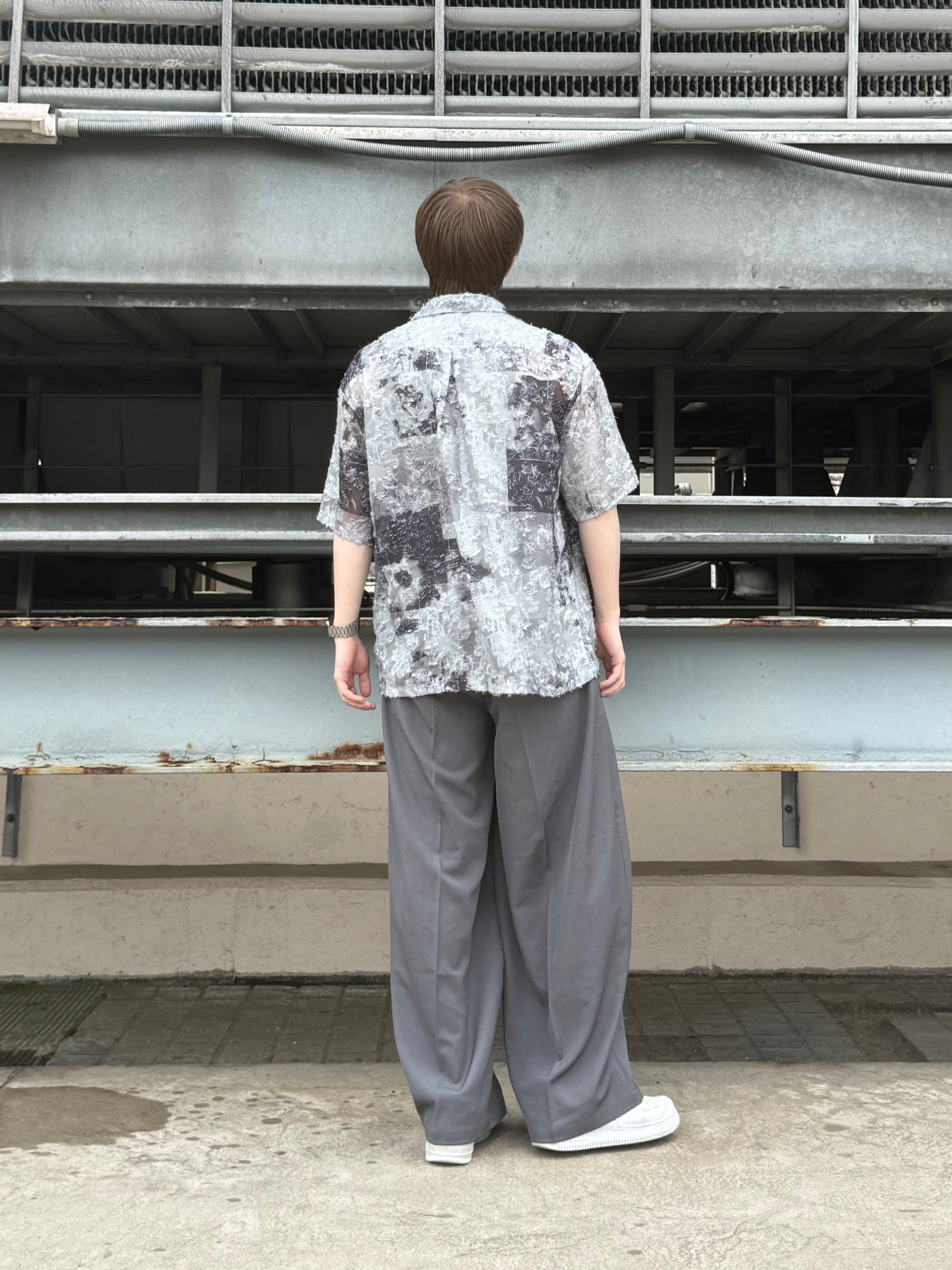 カネダさんの「tk.TAKEO KIKUCHI｜【26SSトレンドデザイン】フリンジシアープリントシャツ/透け感/シアー/フリンジ/26SSイチオシ」を使ったコーディネート