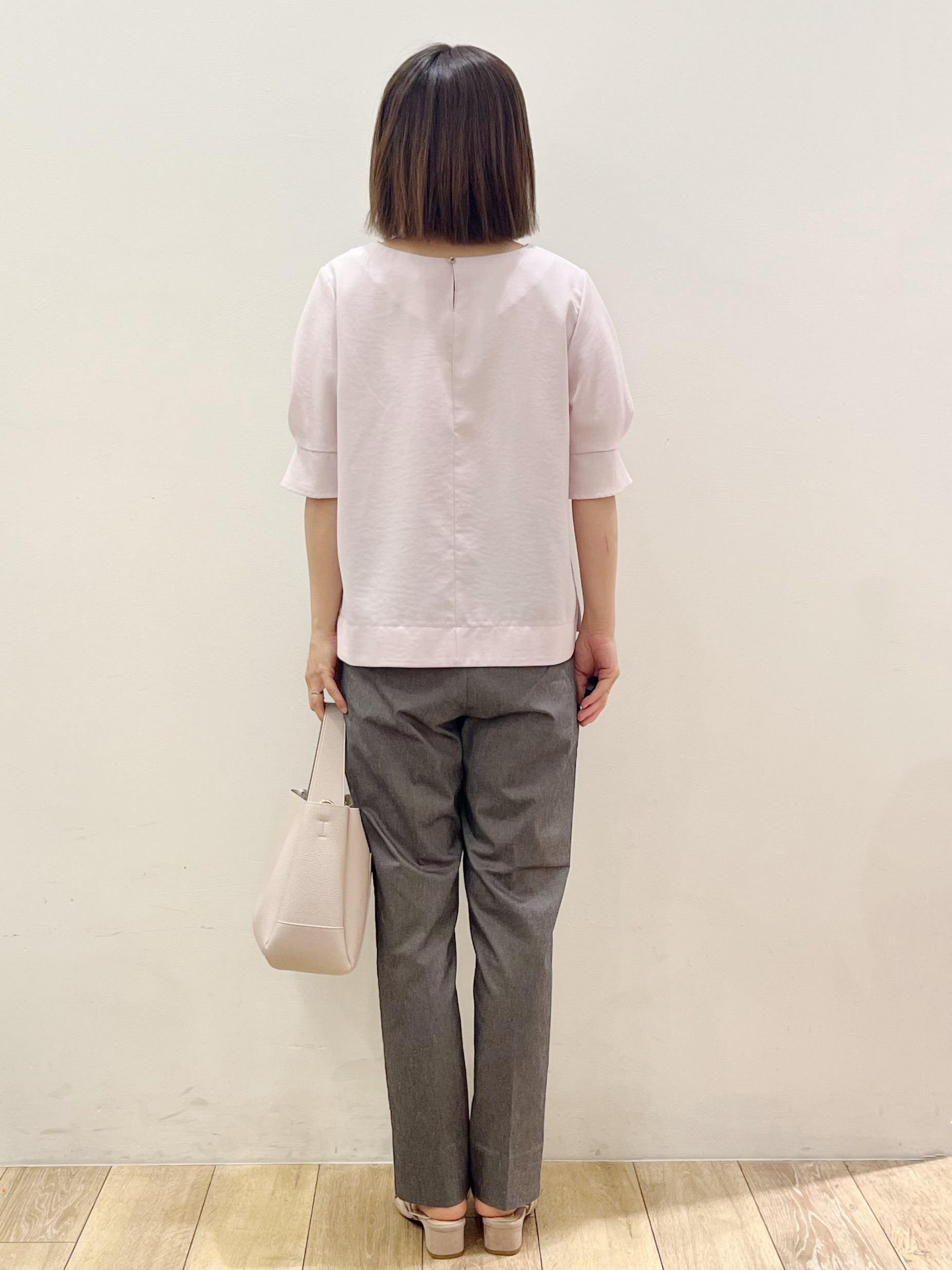 kcさんの「OPAQUE.CLIP｜【接触冷感】タックパフスリーブブラウス《吸水速乾／防シワ／洗濯機OK／XS～3L／6col》」を使ったコーディネート