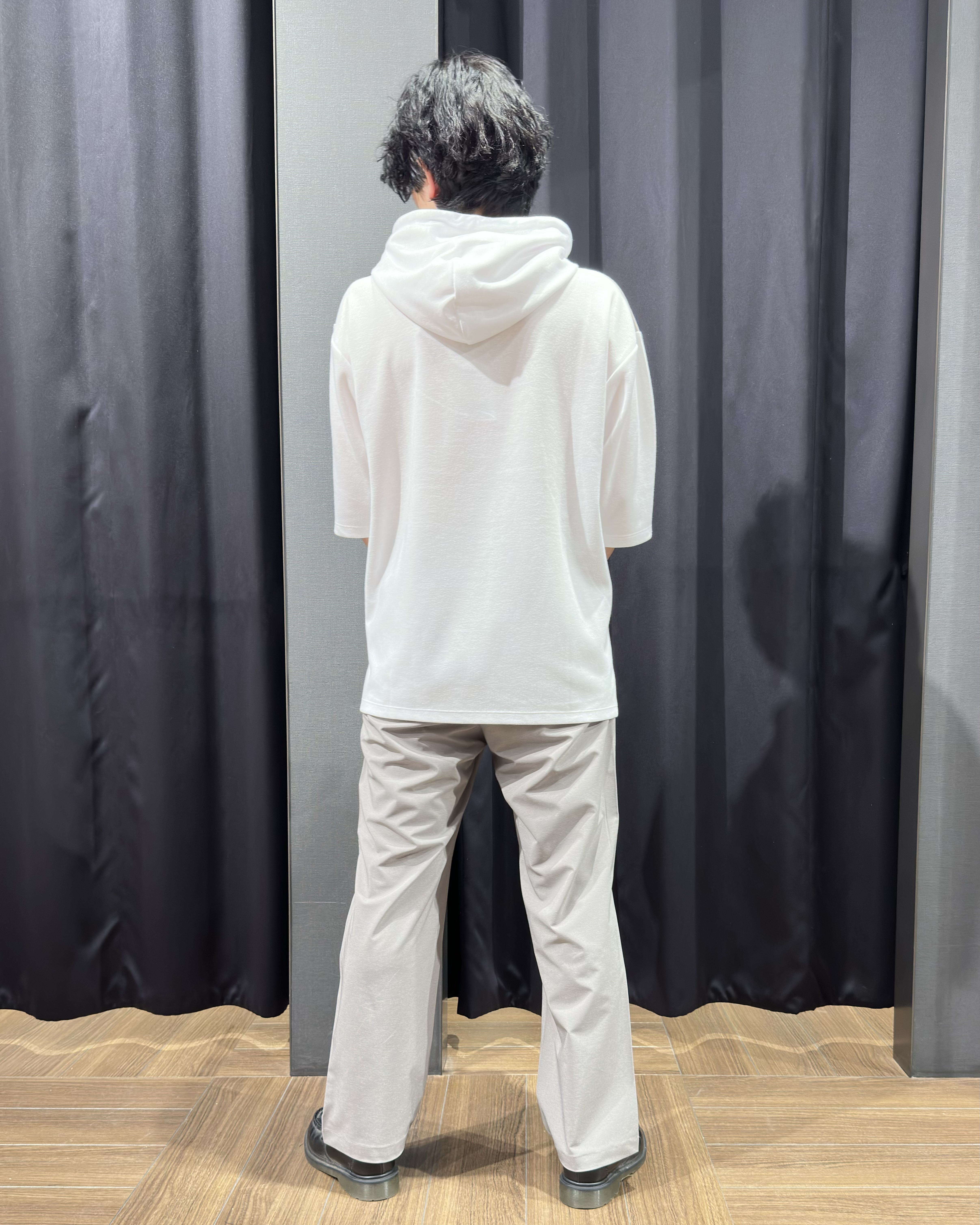 tomoyaさんの「THE SHOP TK｜ブロッキング半袖パーカ 【洗濯機OK】」を使ったコーディネート