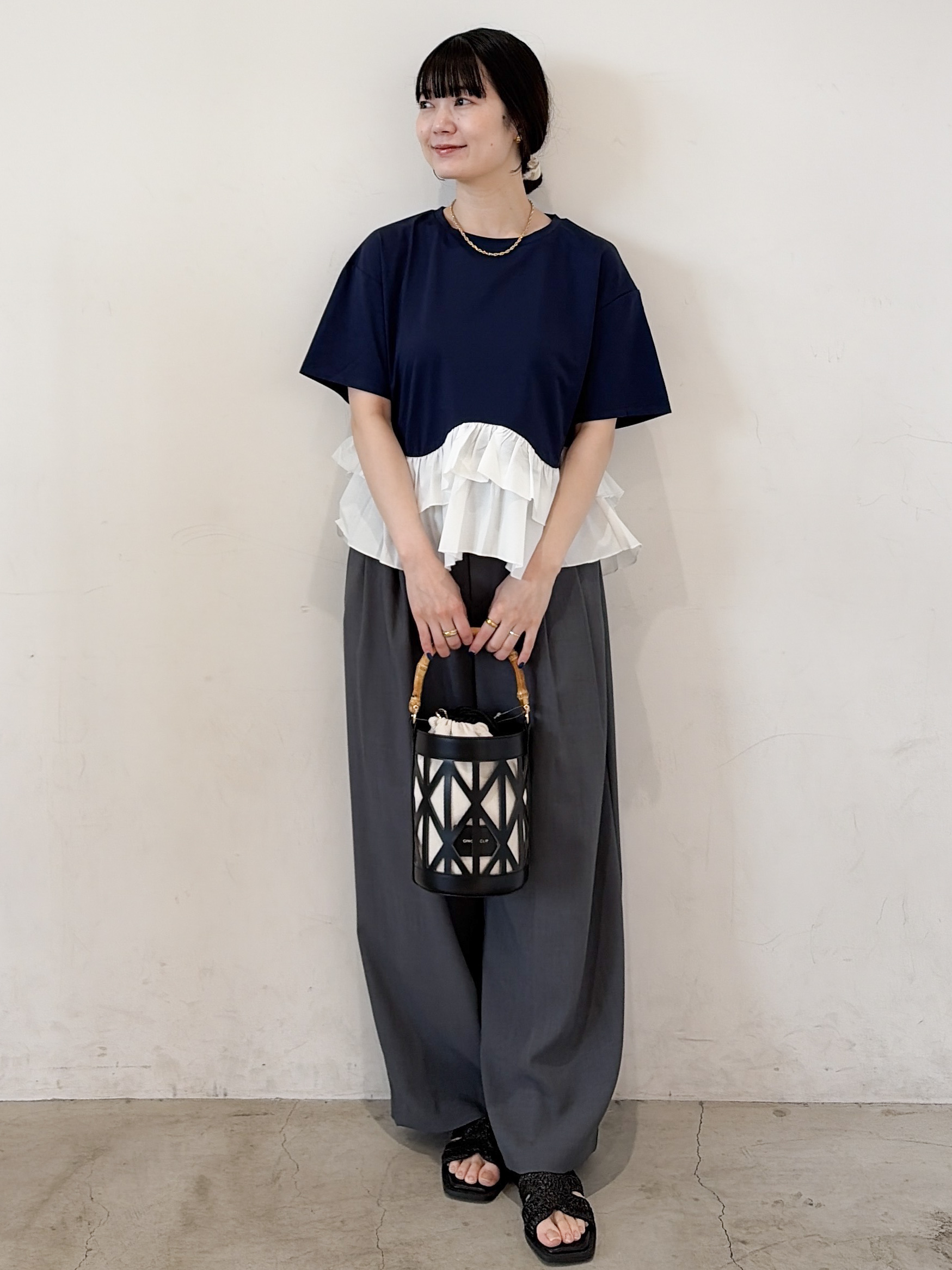 haruさんの「OPAQUE.CLIP｜裾フリルドッキングTシャツ【洗濯機OK】」を使ったコーディネート