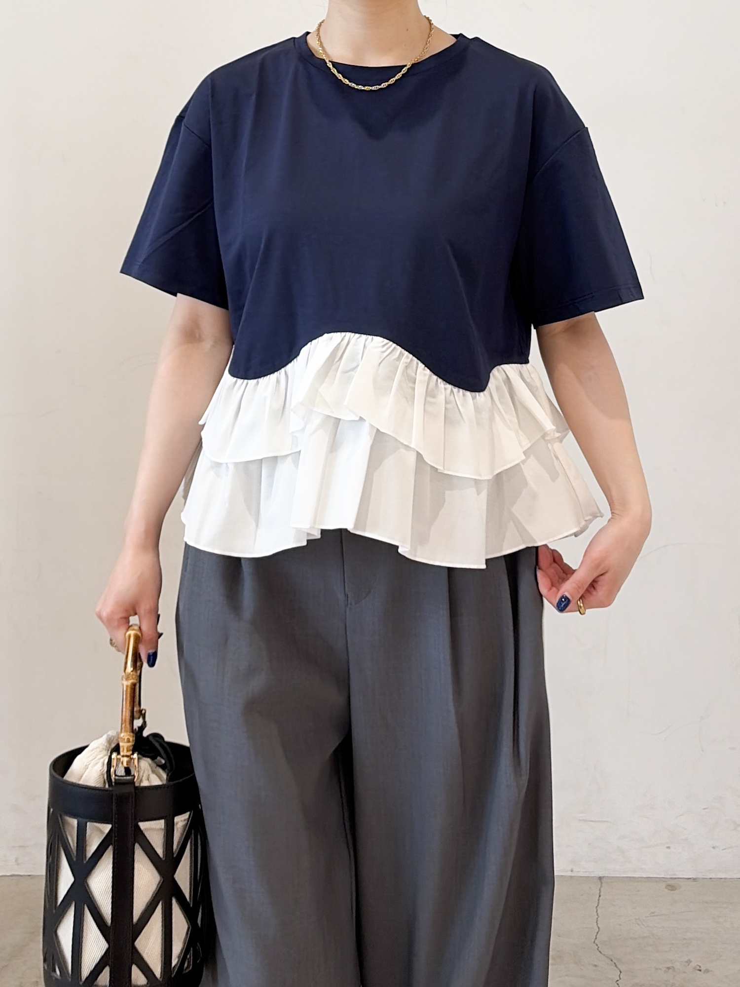 haruさんの「OPAQUE.CLIP｜裾フリルドッキングTシャツ【洗濯機OK】」を使ったコーディネート