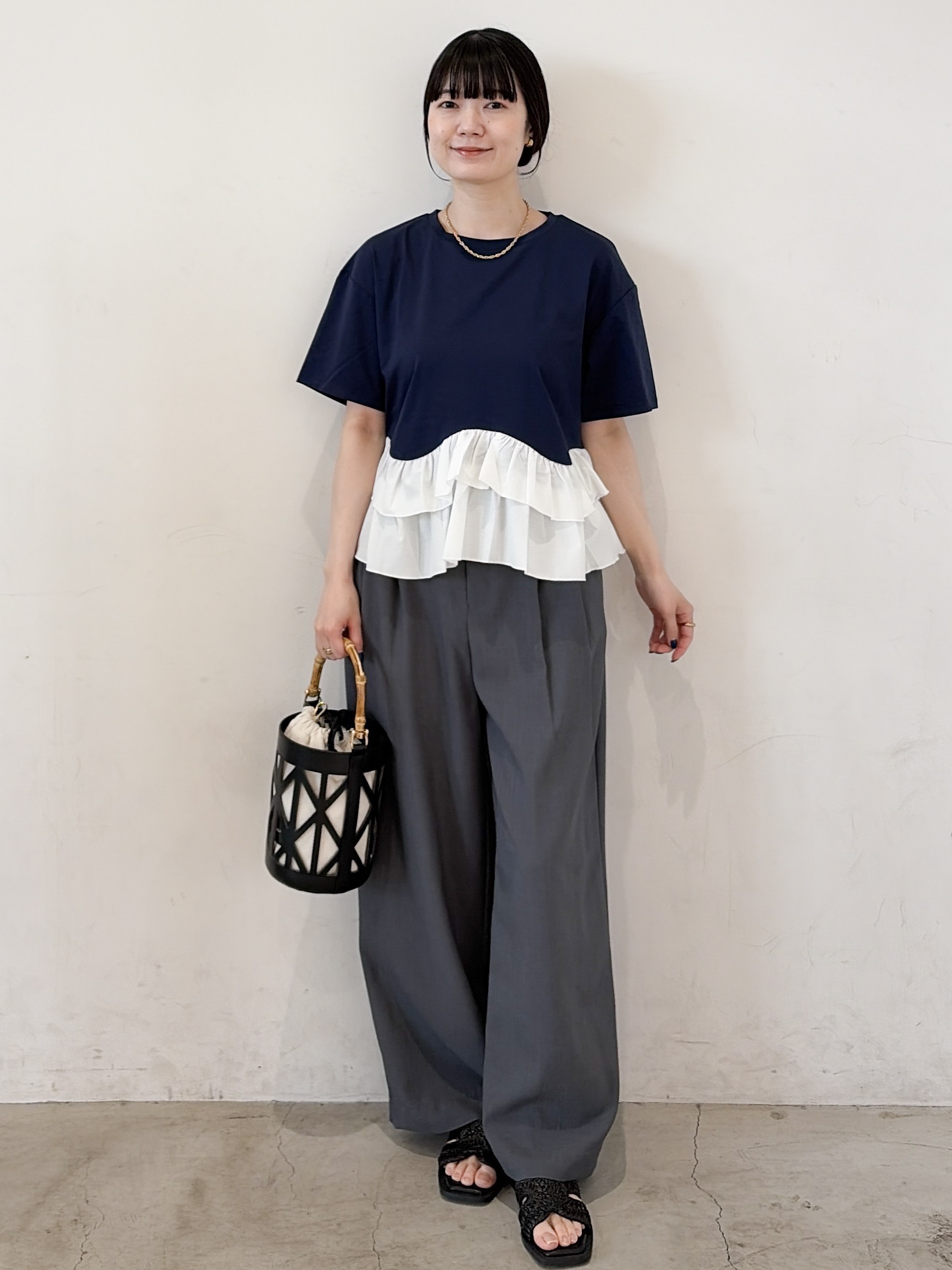 haruさんの「OPAQUE.CLIP｜裾フリルドッキングTシャツ【洗濯機OK】」を使ったコーディネート