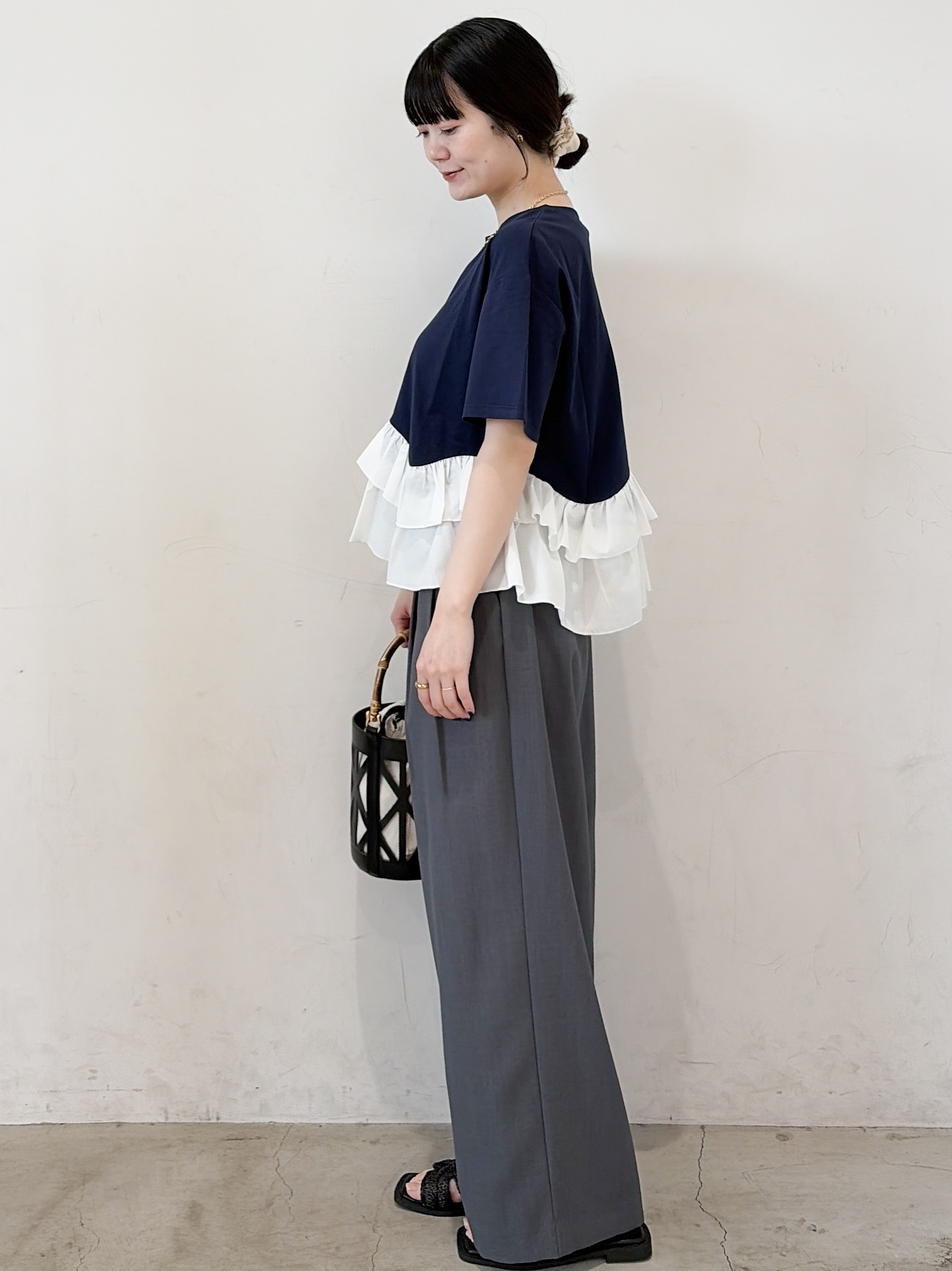 haruさんの「OPAQUE.CLIP｜裾フリルドッキングTシャツ【洗濯機OK】」を使ったコーディネート