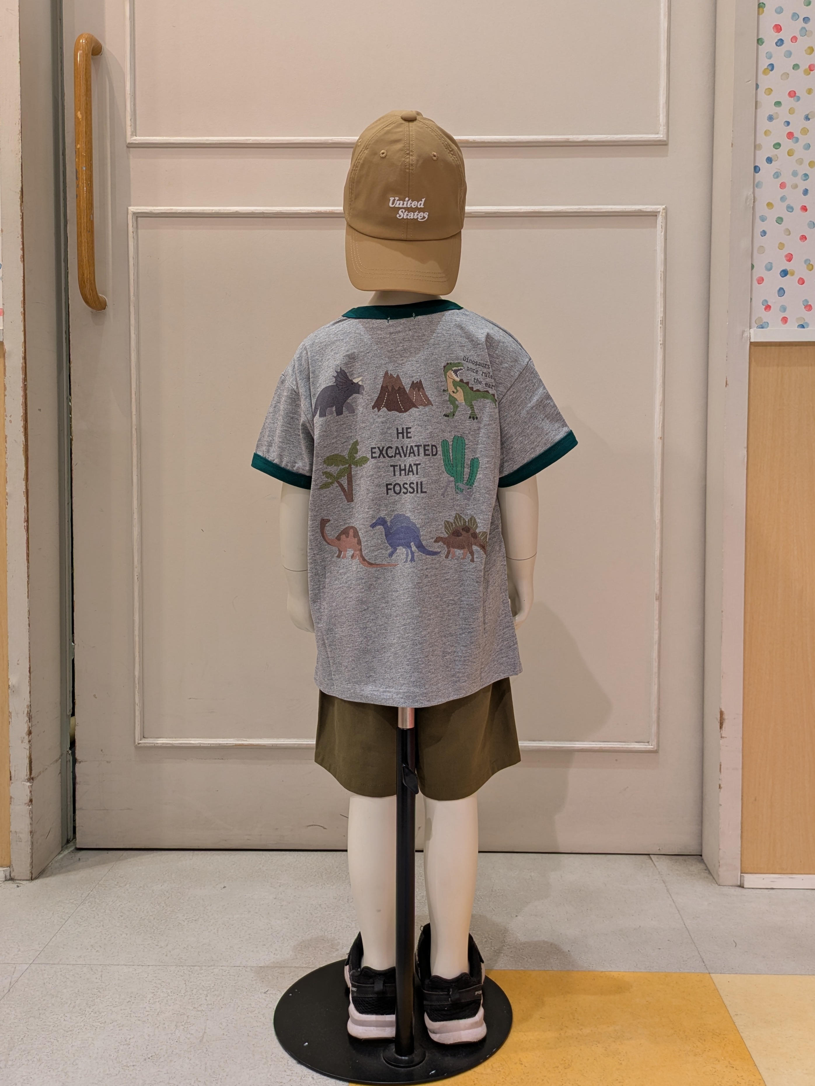 𝐂𝐡𝐢𝐢 &hearts;(ちー)さんの「SHOO･LA･RUE｜【100-120cm】サガラ恐竜Tシャツ」を使ったコーディネート