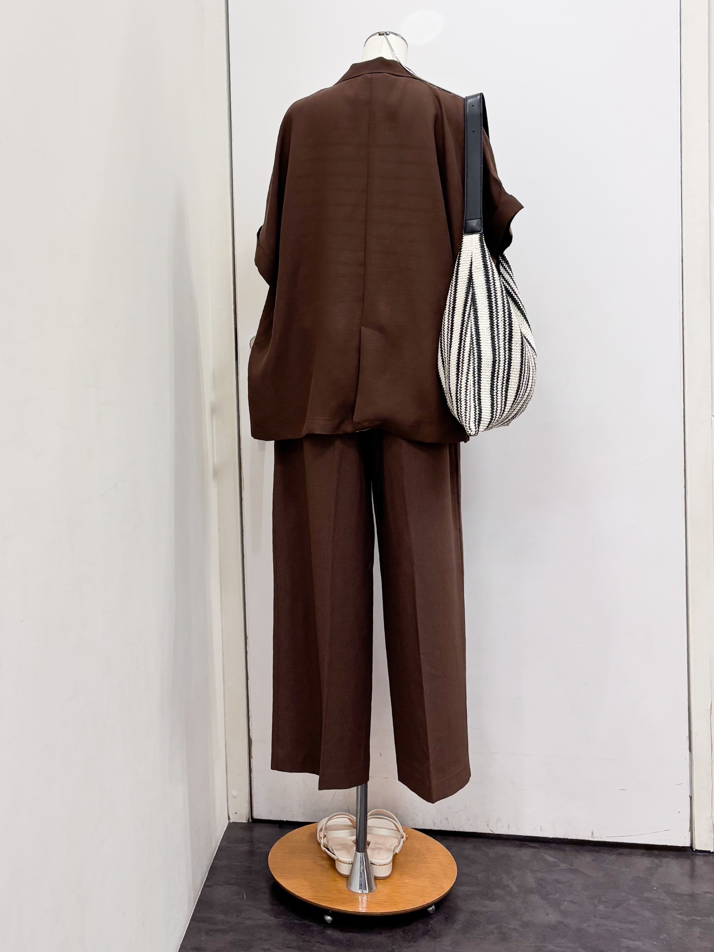 yukariさんの「grove｜【洗濯機OK・ひんやり/SETUP可】シワになりにくいハーフスリーブジャケット」を使ったコーディネート