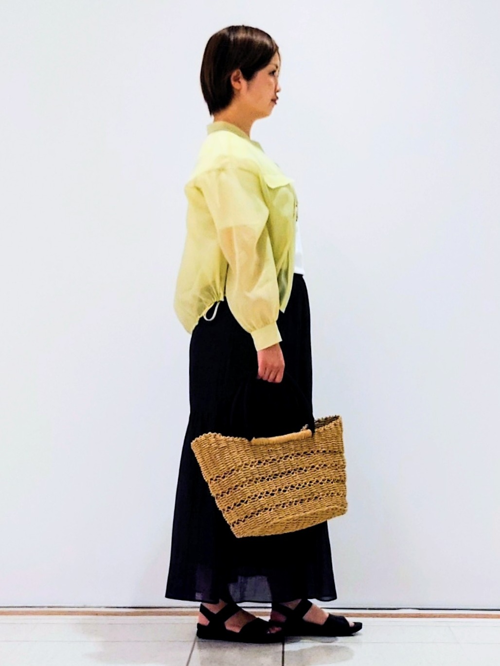 gissyさんの「INDIVI｜【洗える／きれいめ】デニム風シアーティアードスカート」を使ったコーディネート