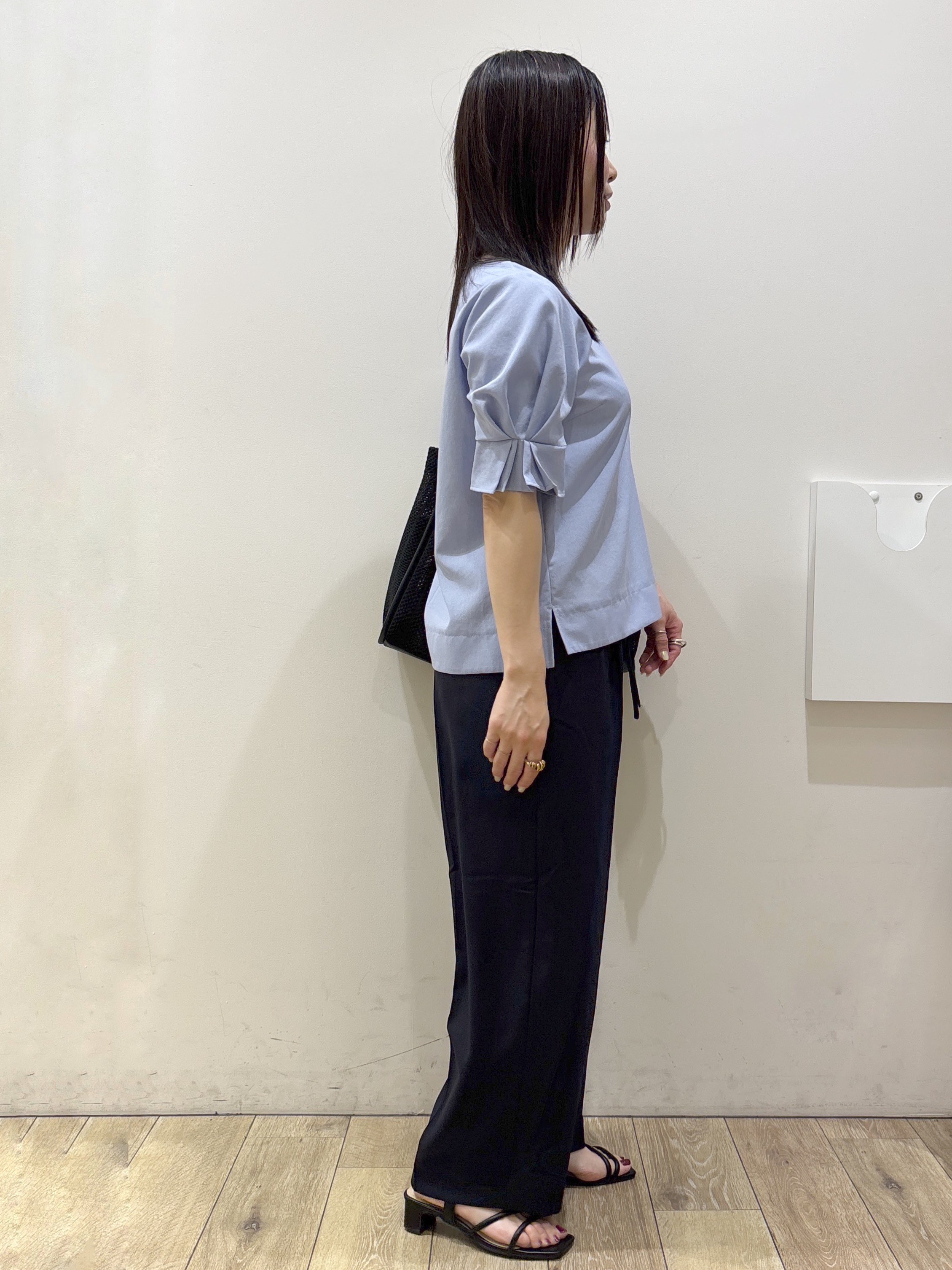 mameさんの「index｜【接触冷感】タックパフスリーブブラウス《吸水速乾／防シワ／洗濯機OK／XS～3L／6col》」を使ったコーディネート