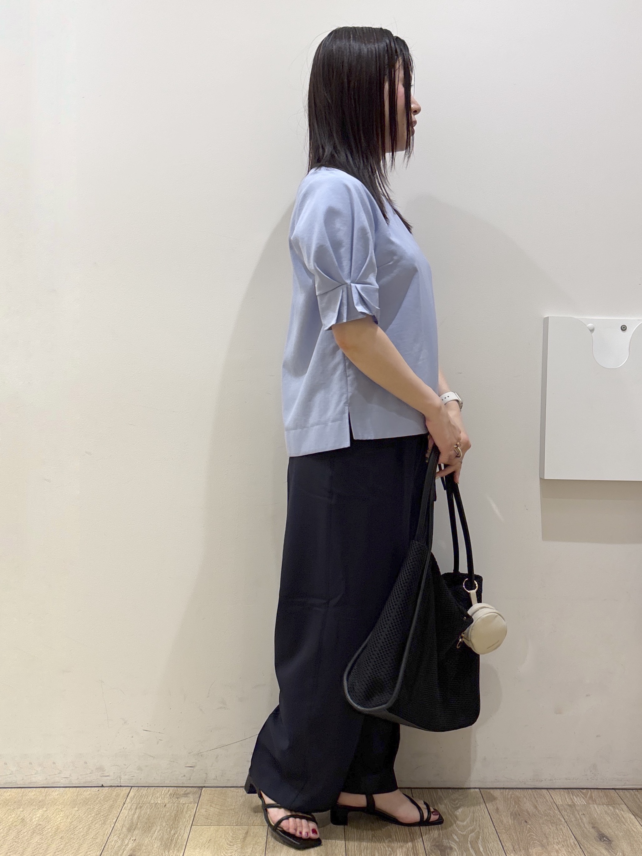mameさんの「index｜【接触冷感】タックパフスリーブブラウス《吸水速乾／防シワ／洗濯機OK／XS～3L／6col》」を使ったコーディネート