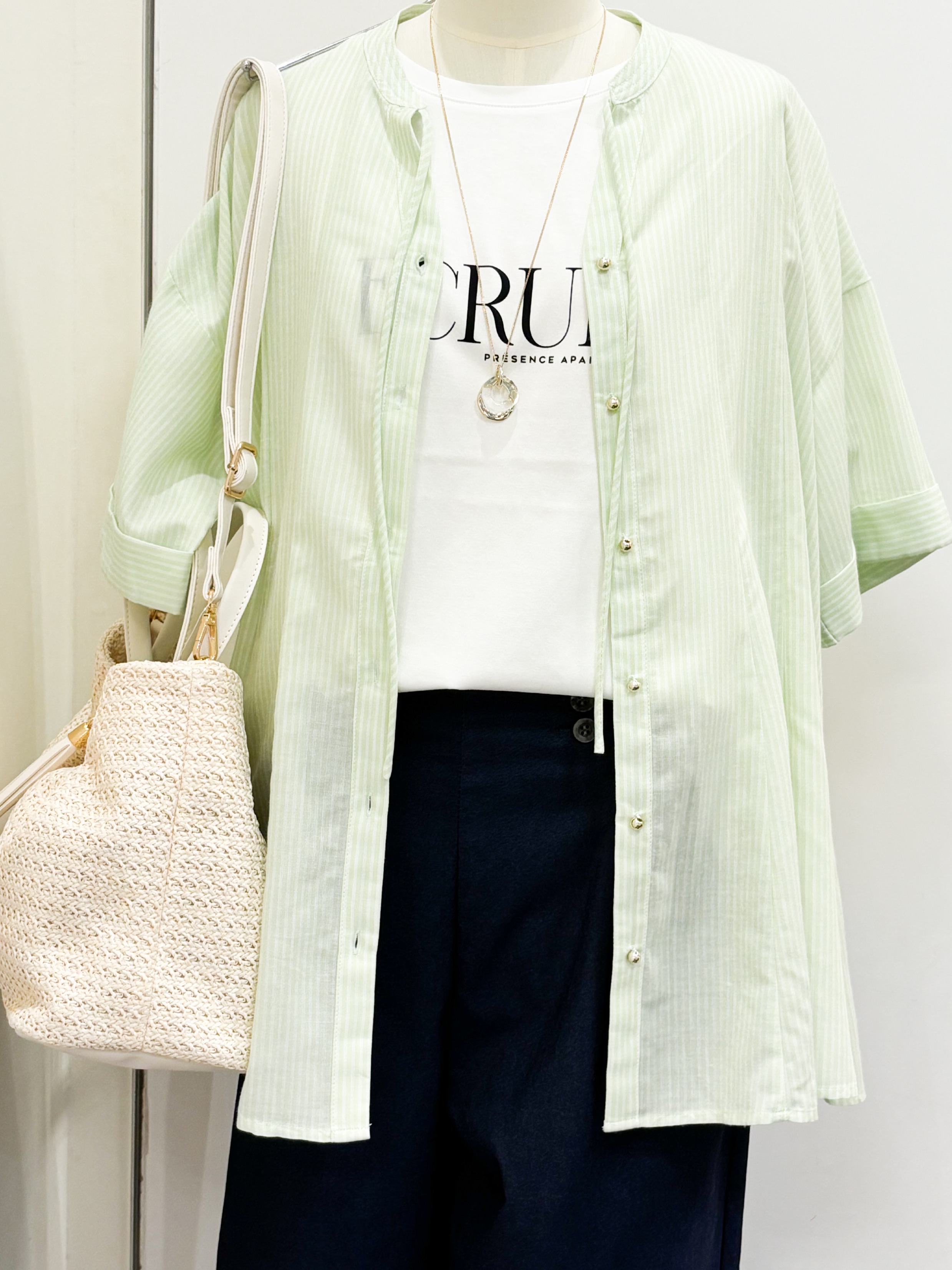 yukariさんの「grove｜【洗濯機OK・ひんやり】さらっと軽やか、夏のフレアシャツ」を使ったコーディネート