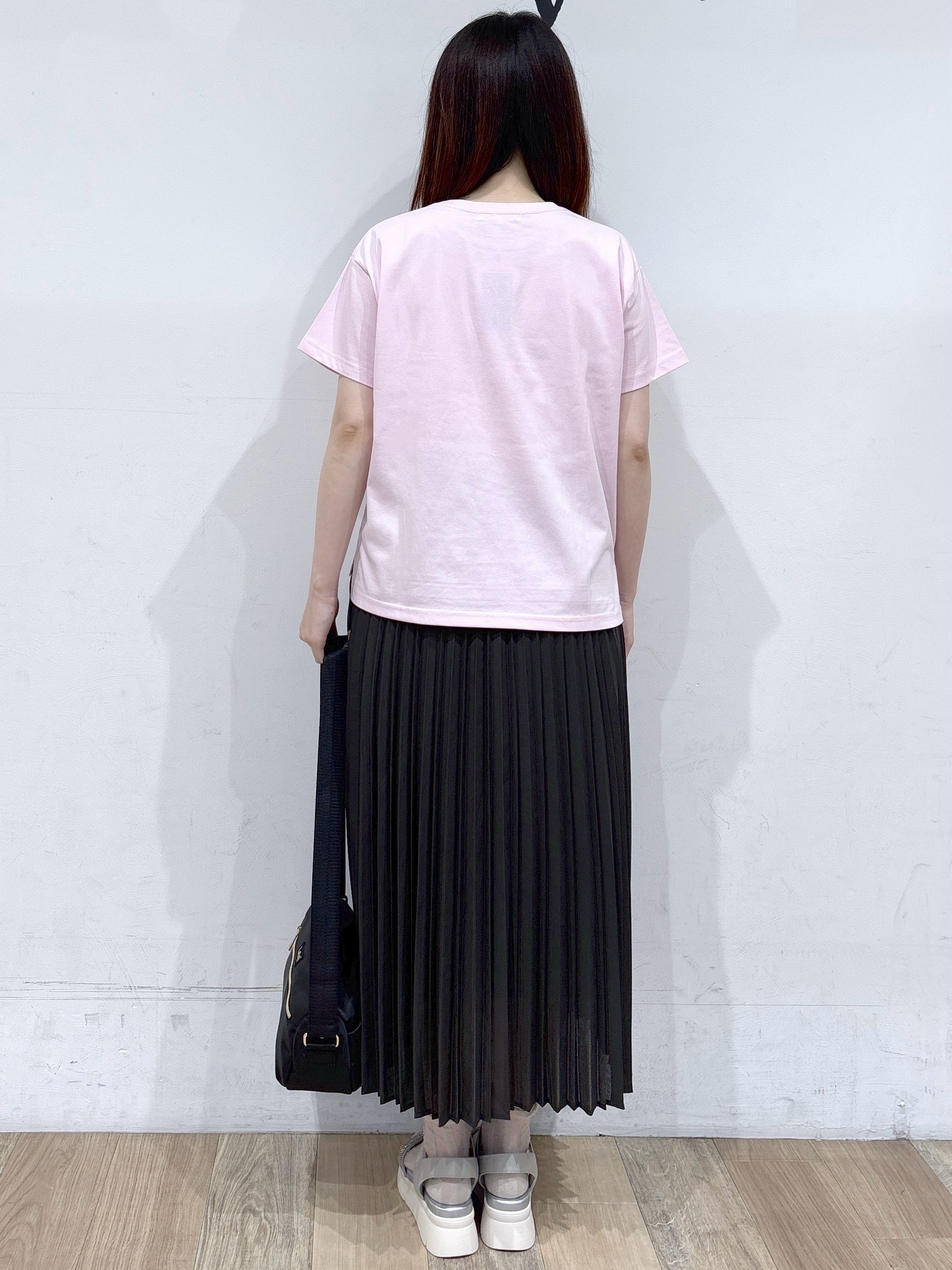 るーさんの「grove｜【遮熱／吸水速乾／接触冷感／UVカット】ベーシックロゴTシャツ」を使ったコーディネート