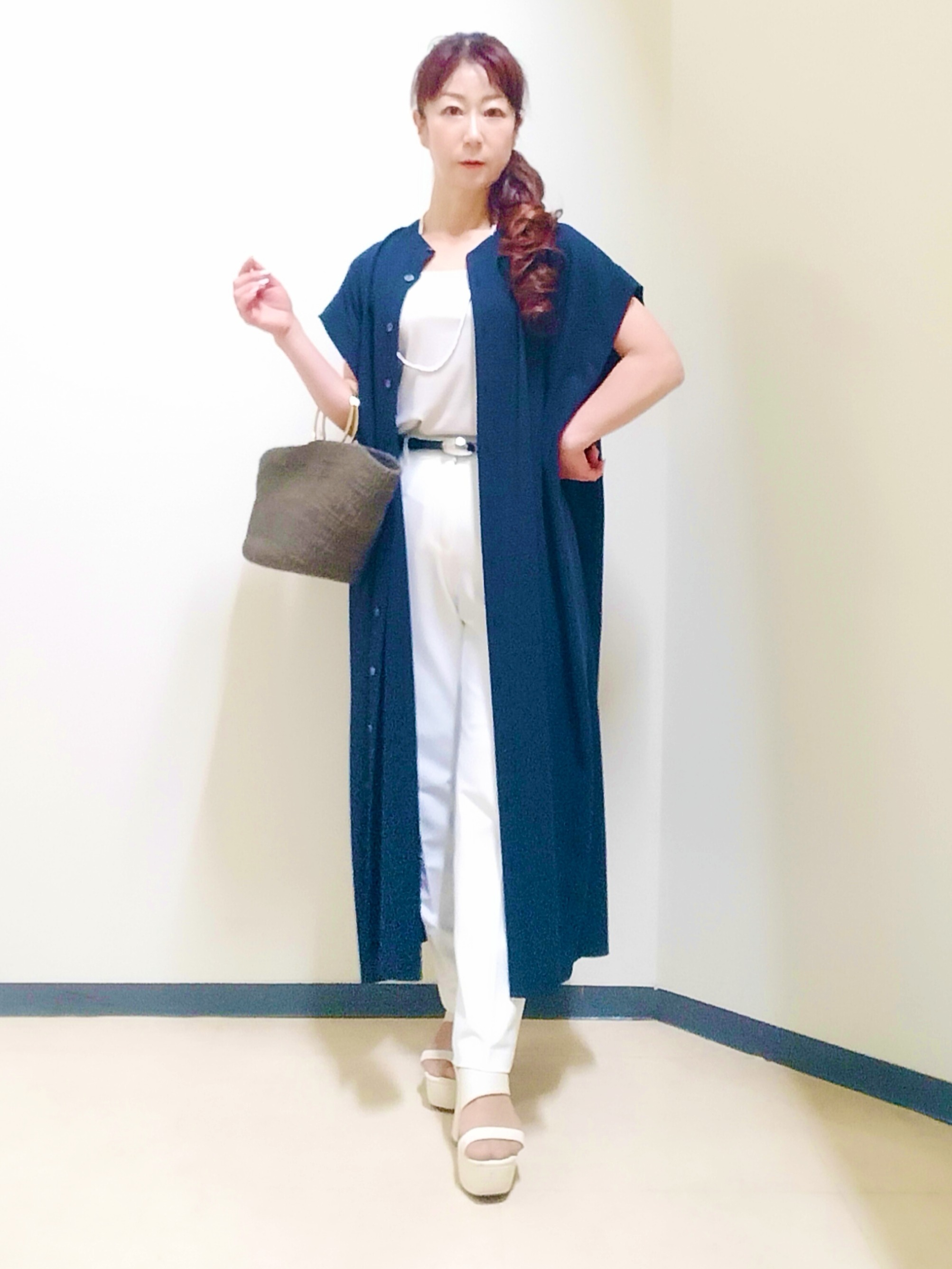 花さんの「Reflect｜すっきり見えバンドカラーシャツワンピース」を使ったコーディネート