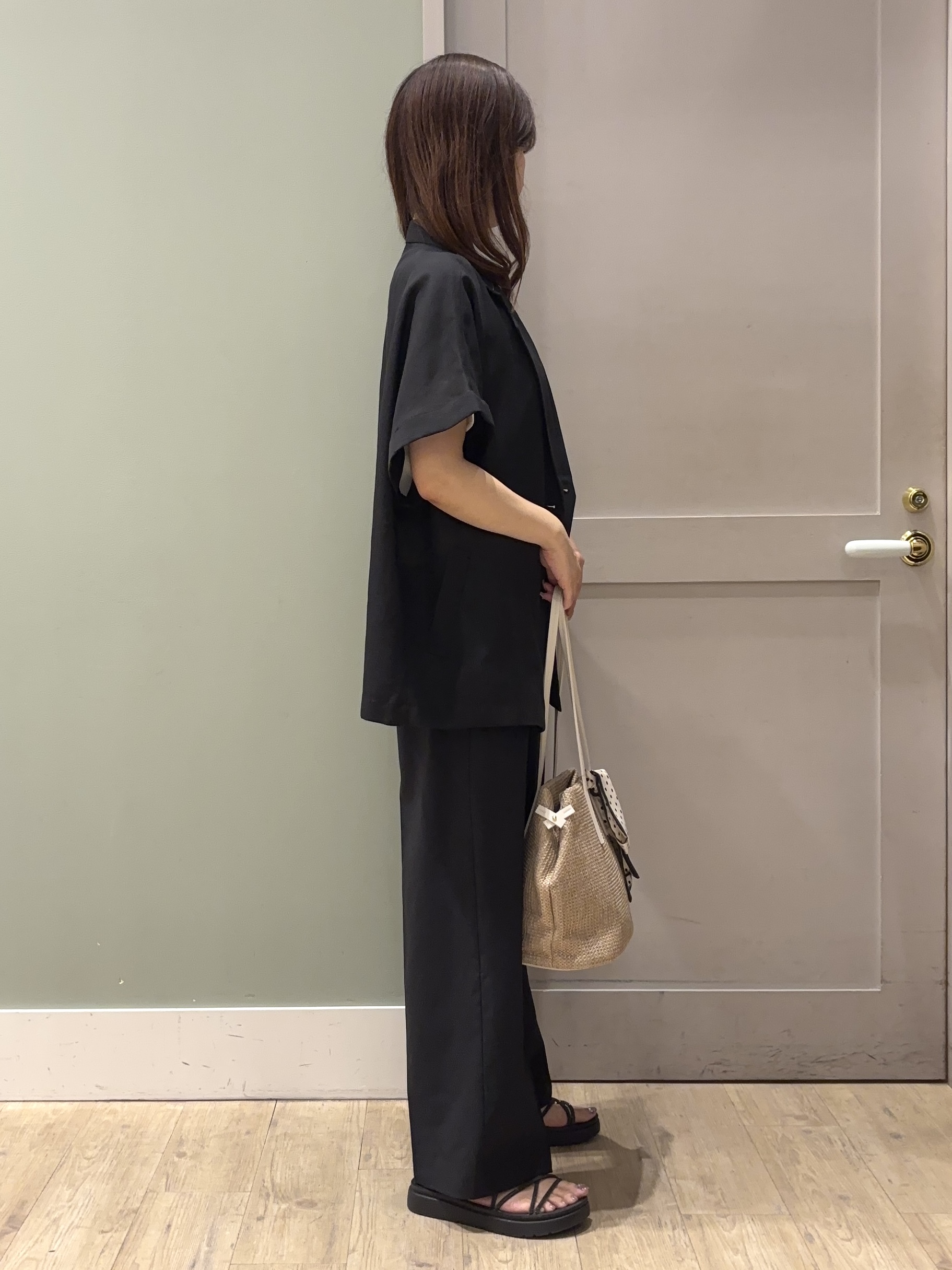 しばみさんの「grove｜【洗濯機OK・ひんやり/SETUP可】シワになりにくいハーフスリーブジャケット」を使ったコーディネート