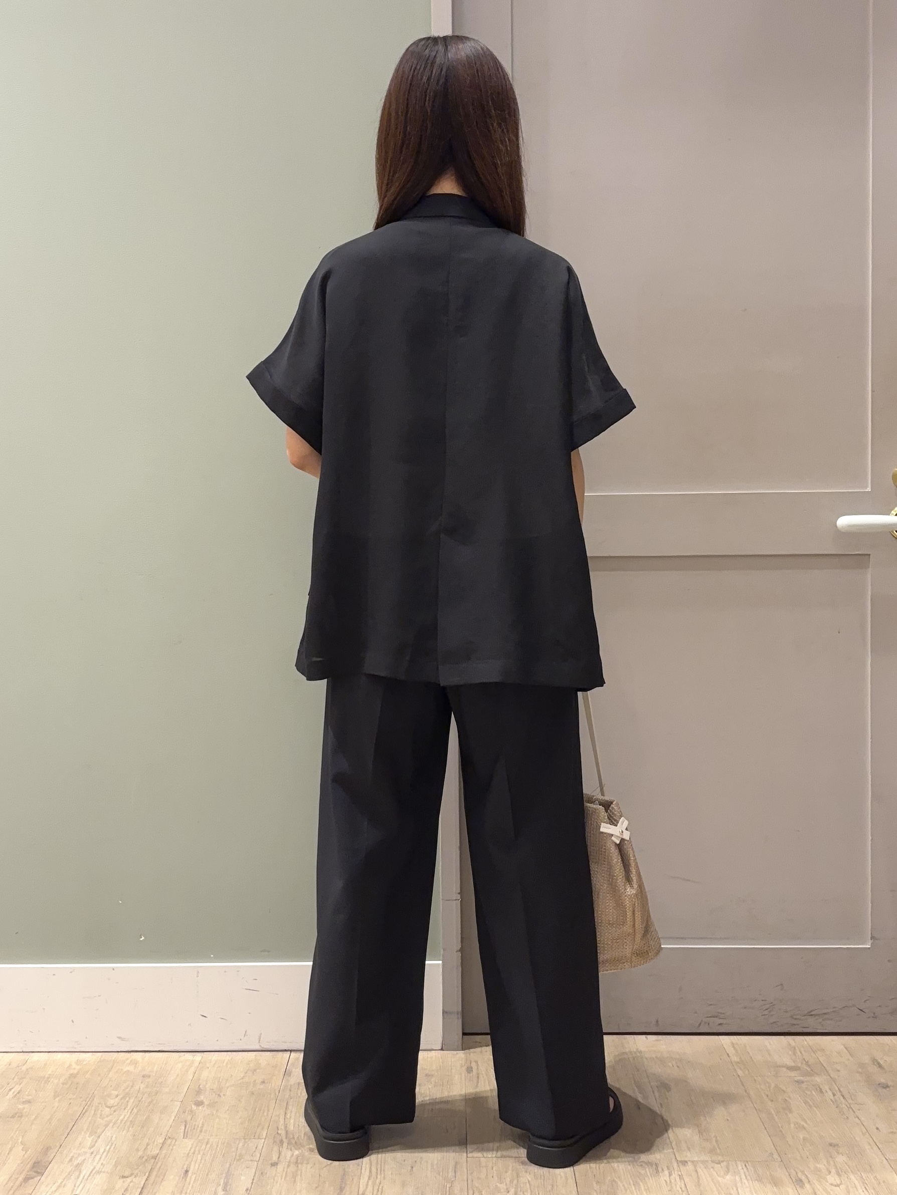 しばみさんの「grove｜【洗濯機OK・ひんやり/SETUP可】シワになりにくいハーフスリーブジャケット」を使ったコーディネート