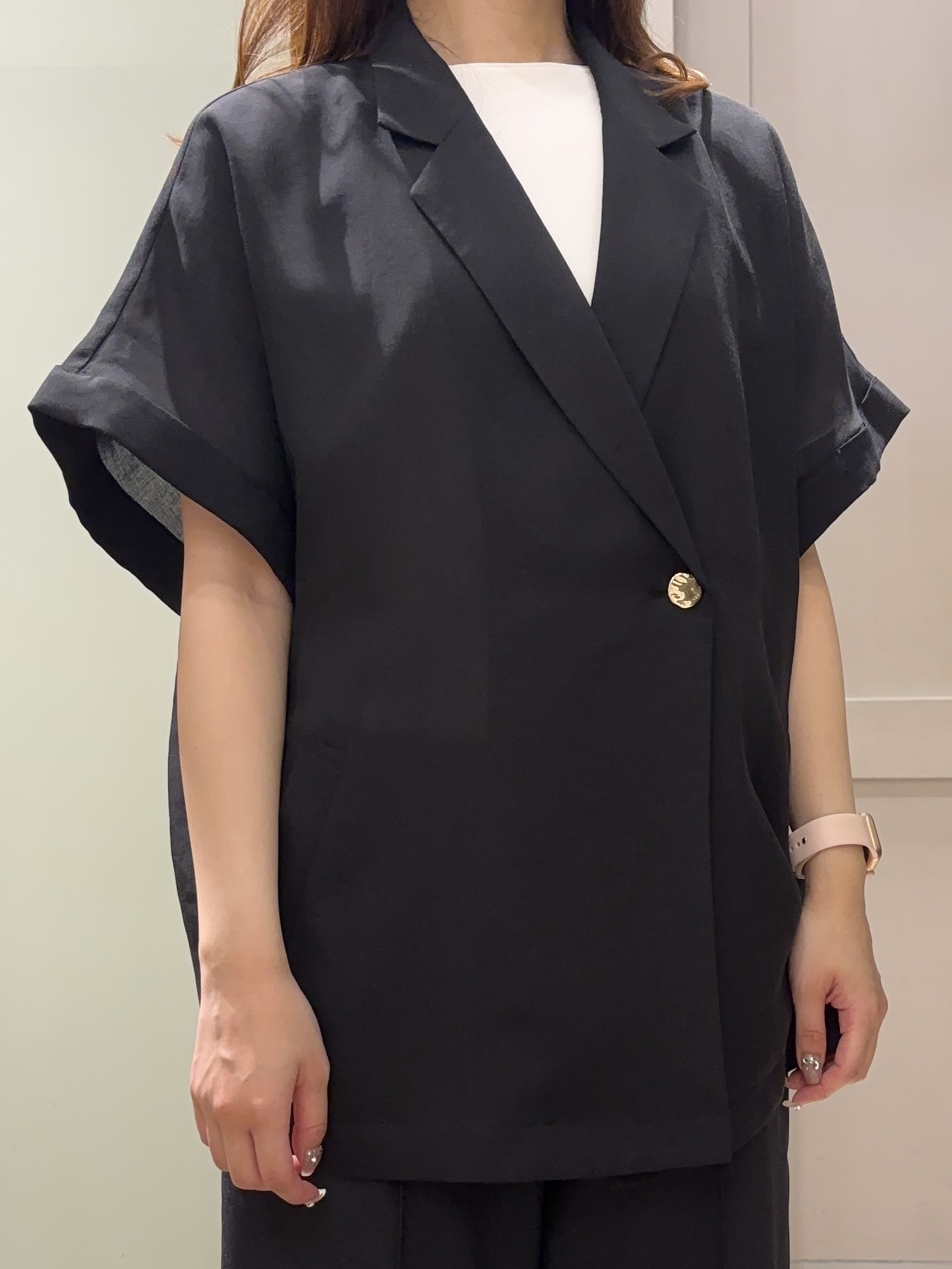 しばみさんの「grove｜【洗濯機OK・ひんやり/SETUP可】シワになりにくいハーフスリーブジャケット」を使ったコーディネート