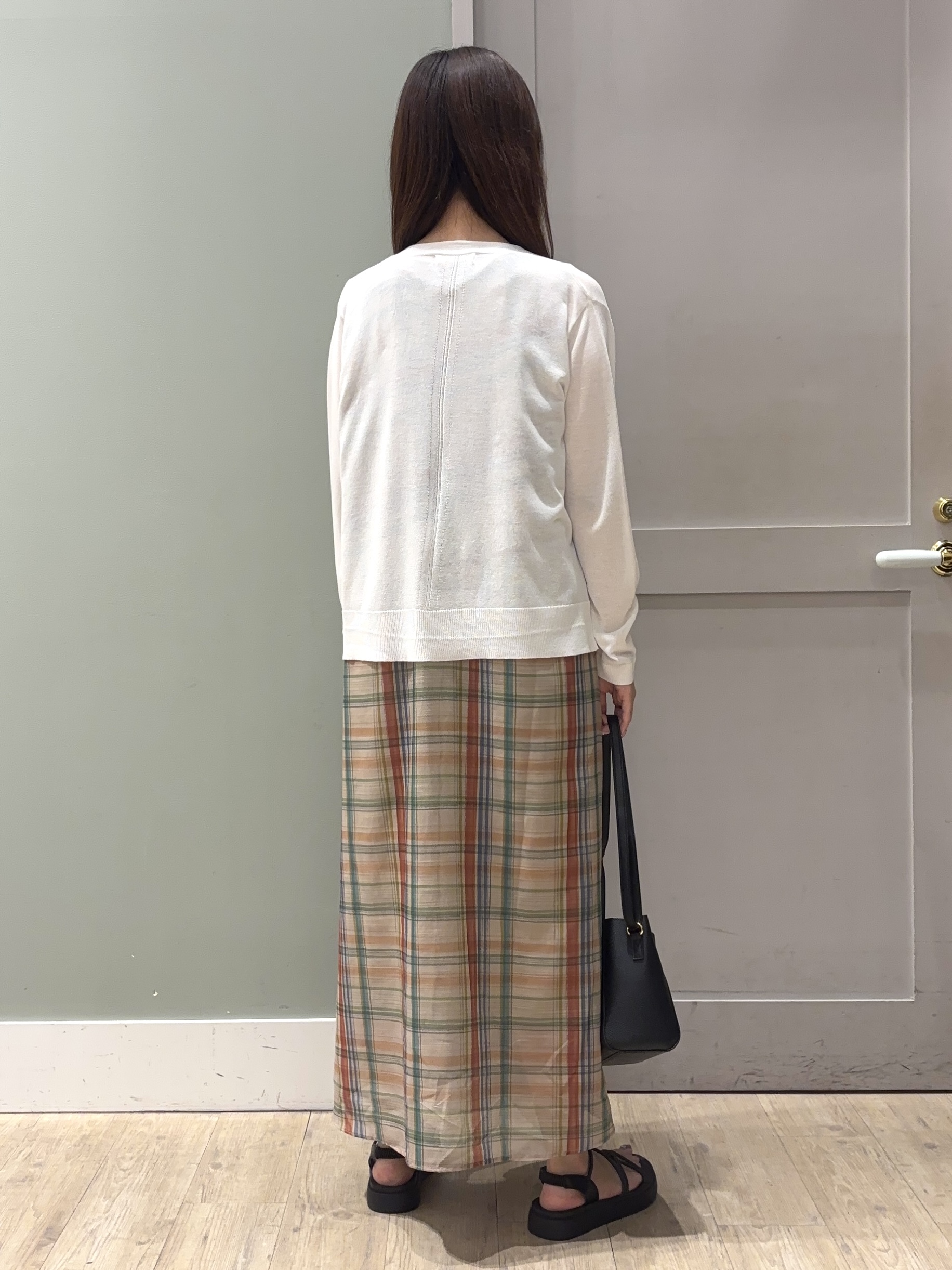 しばみさんの「grove｜高評価！【接触冷感／UVカットetc】ベーシックショートカーディガン」を使ったコーディネート