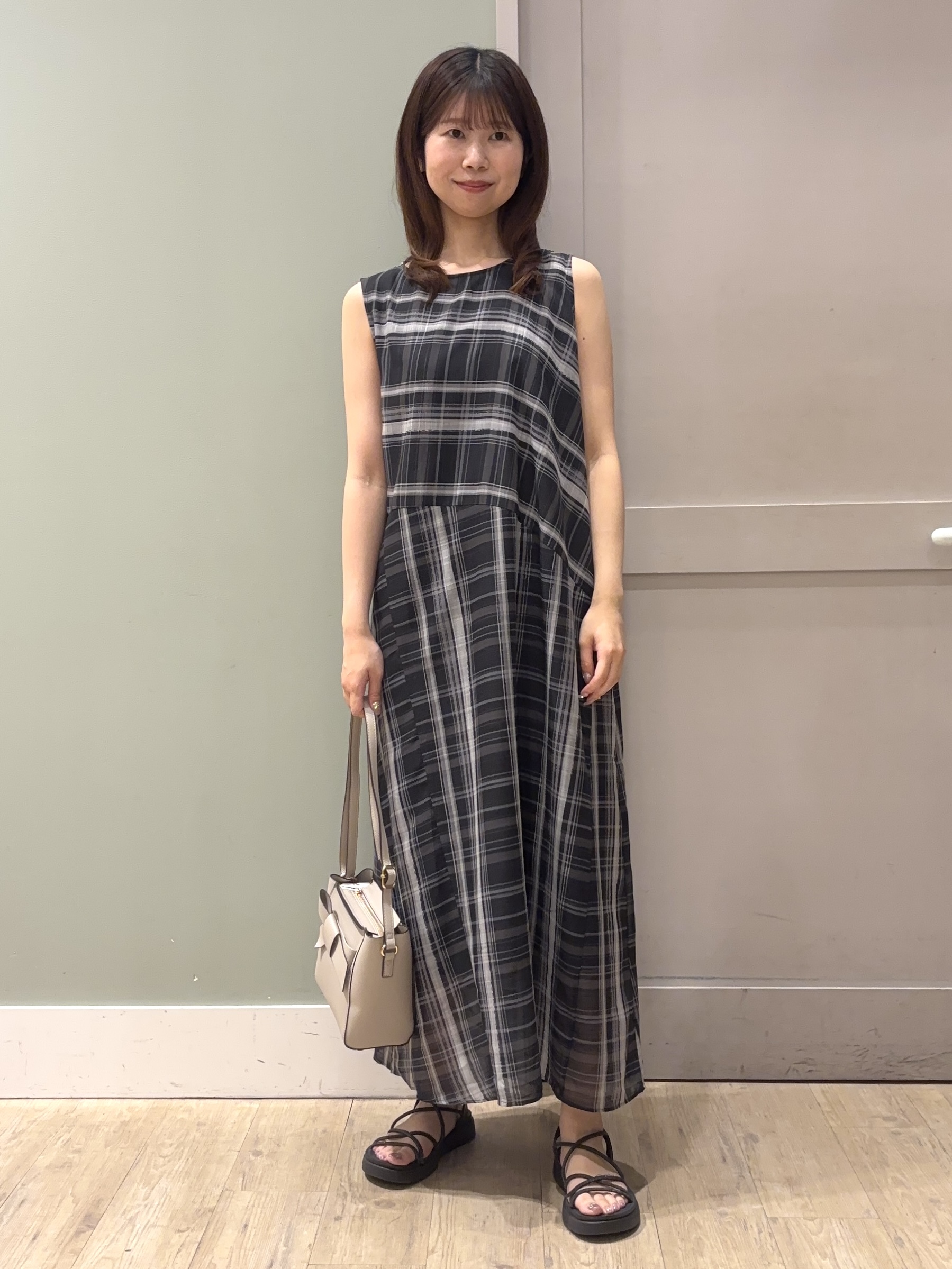 しばみさんの「grove｜高評価！【接触冷感／UVカットetc】ベーシックショートカーディガン」を使ったコーディネート