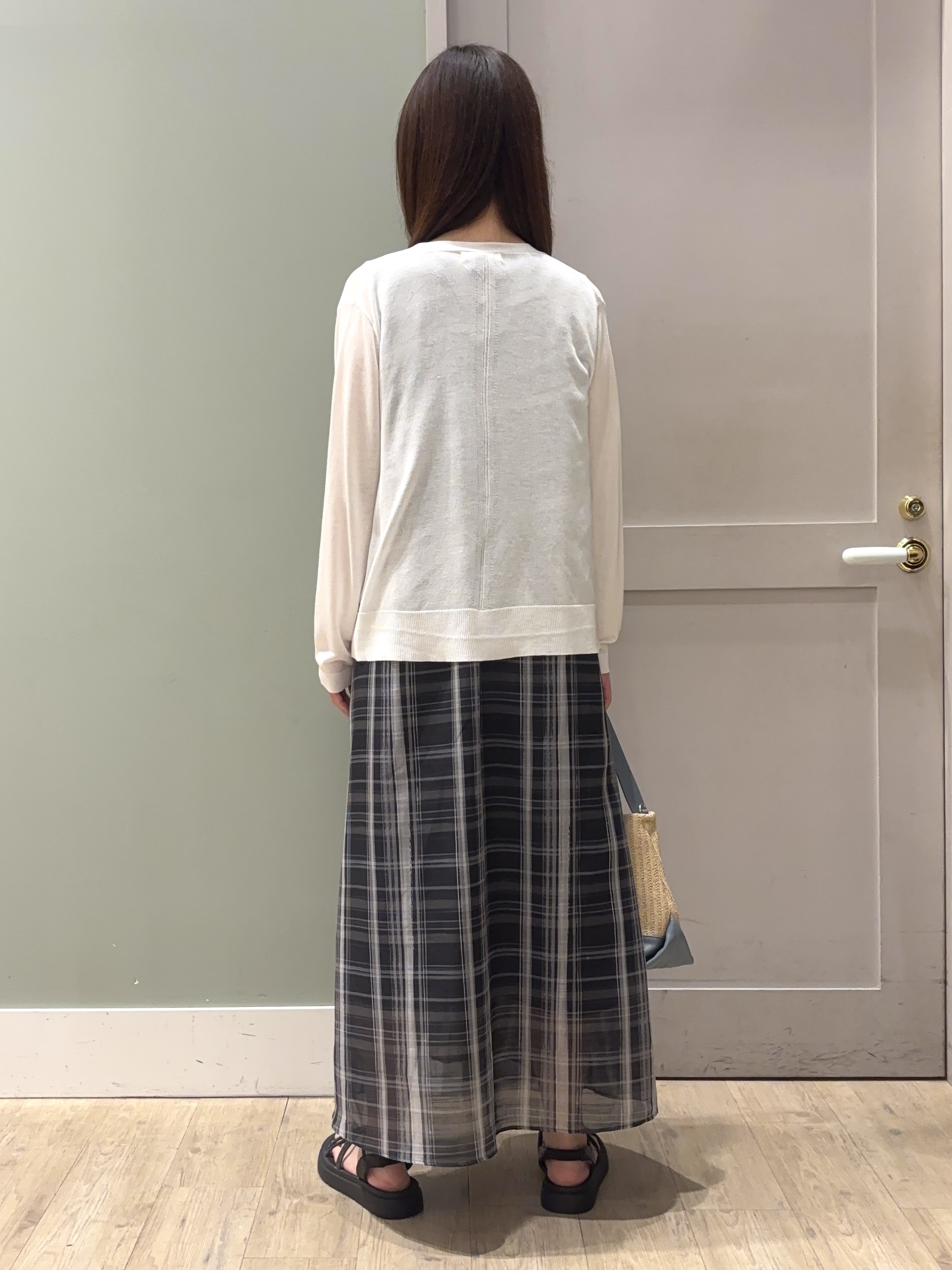 しばみさんの「grove｜高評価！【接触冷感／UVカットetc】ベーシックショートカーディガン」を使ったコーディネート