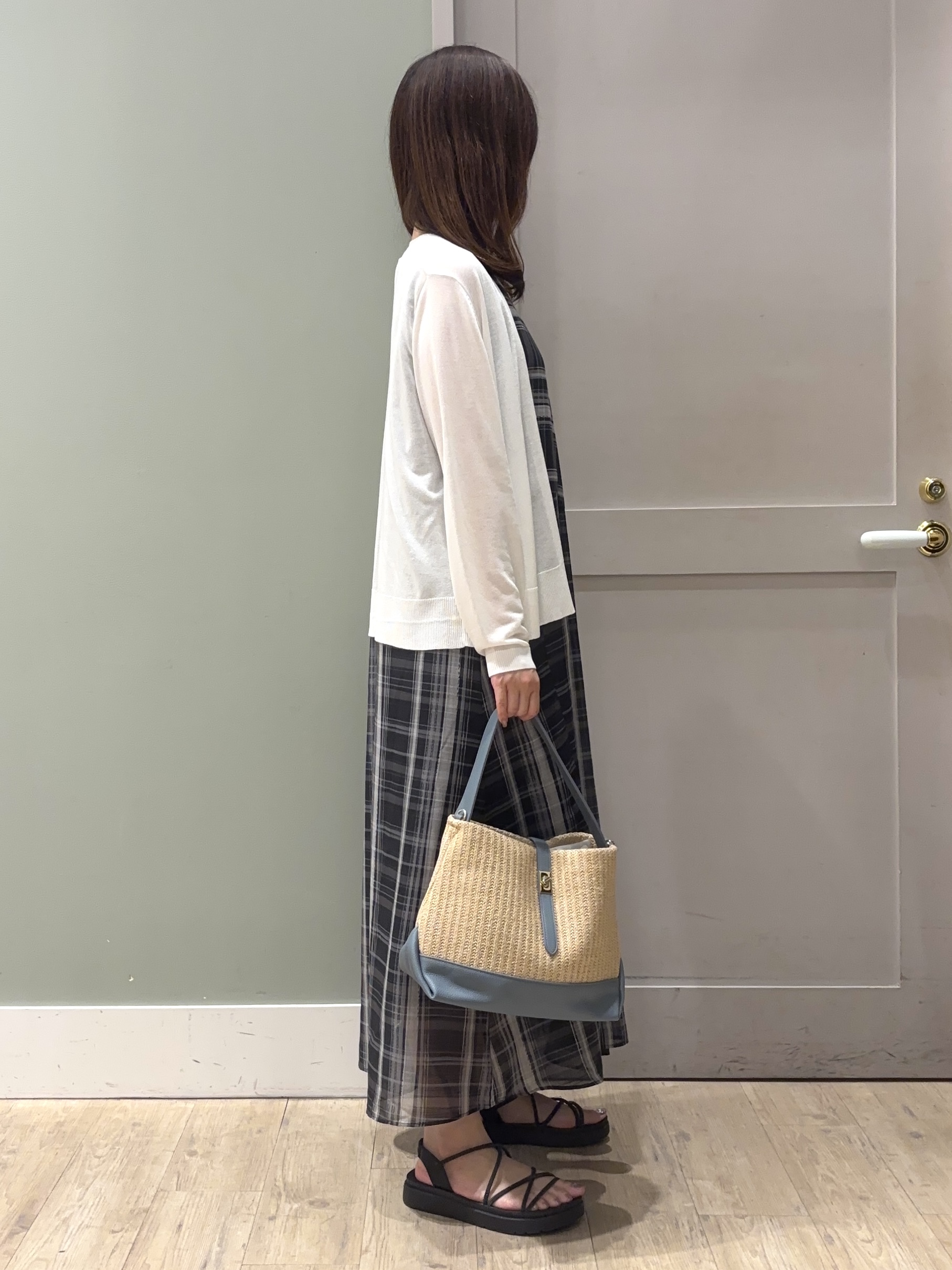 しばみさんの「grove｜高評価！【接触冷感／UVカットetc】ベーシックショートカーディガン」を使ったコーディネート