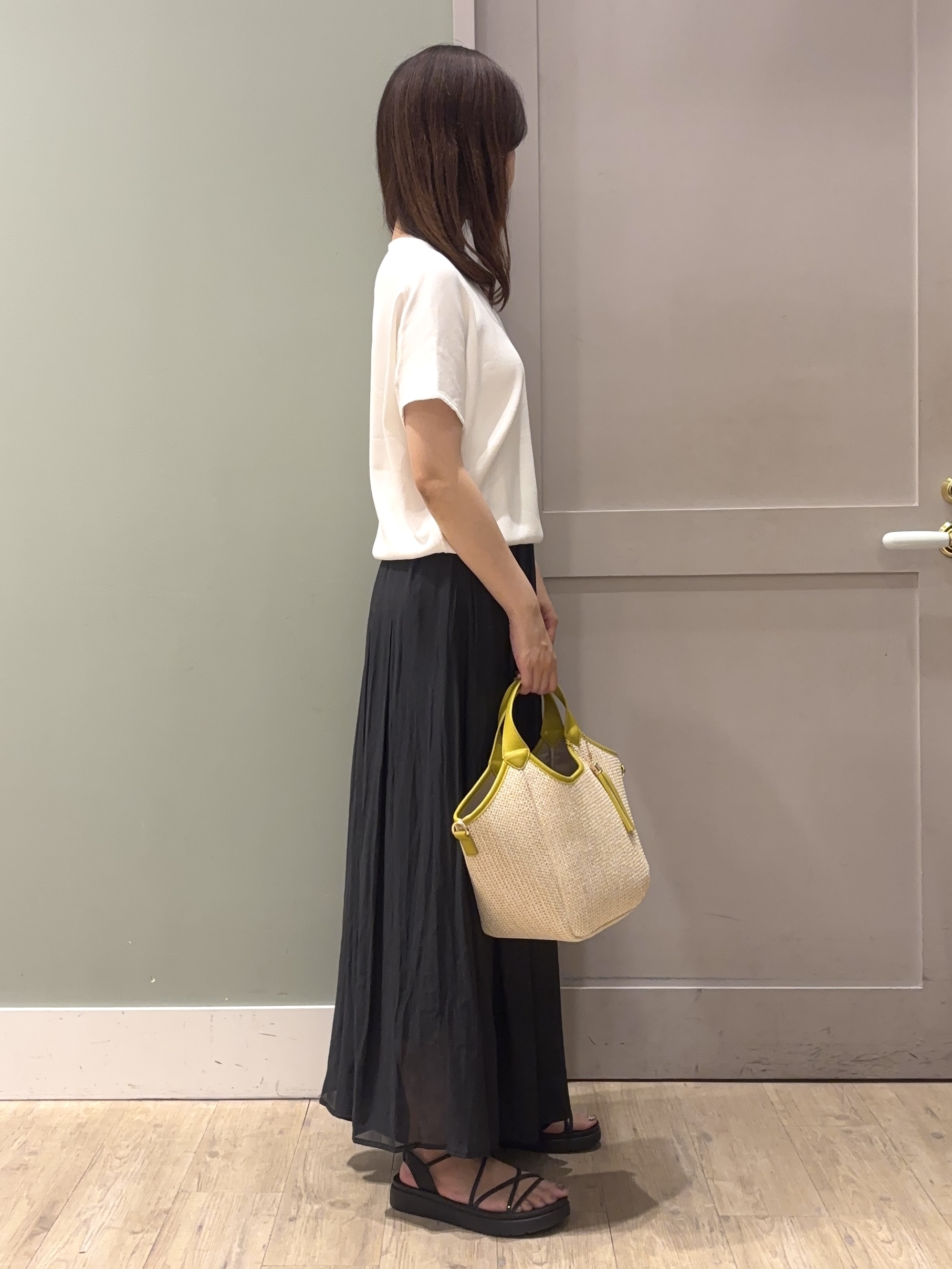 しばみさんの「grove｜【シリーズ累計36万枚！名品ニット】やわらかドライタッチ ドルマンニット」を使ったコーディネート