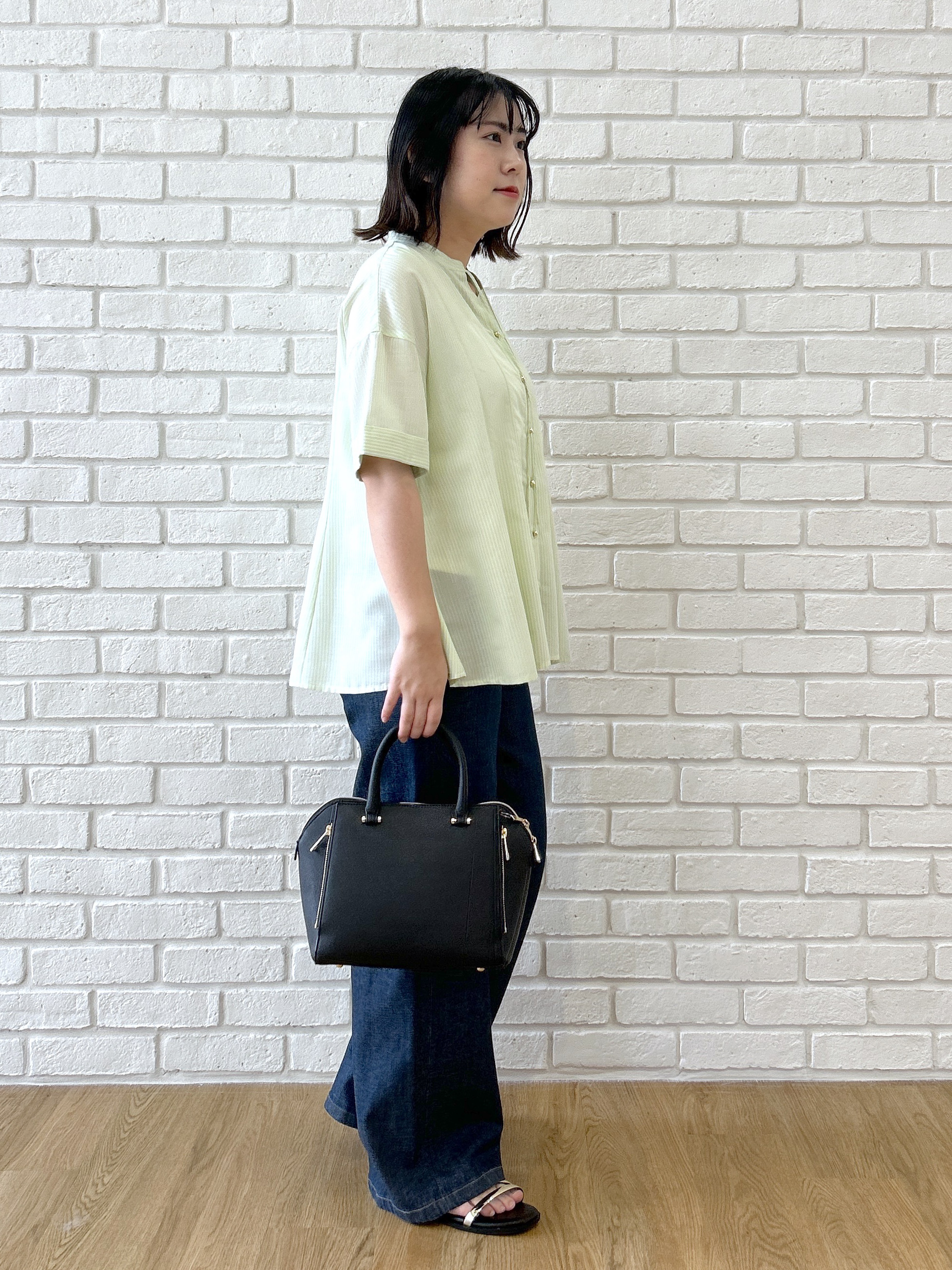 Hirokaさんの「grove｜【洗濯機OK・ひんやり】さらっと軽やか、夏のフレアシャツ」を使ったコーディネート