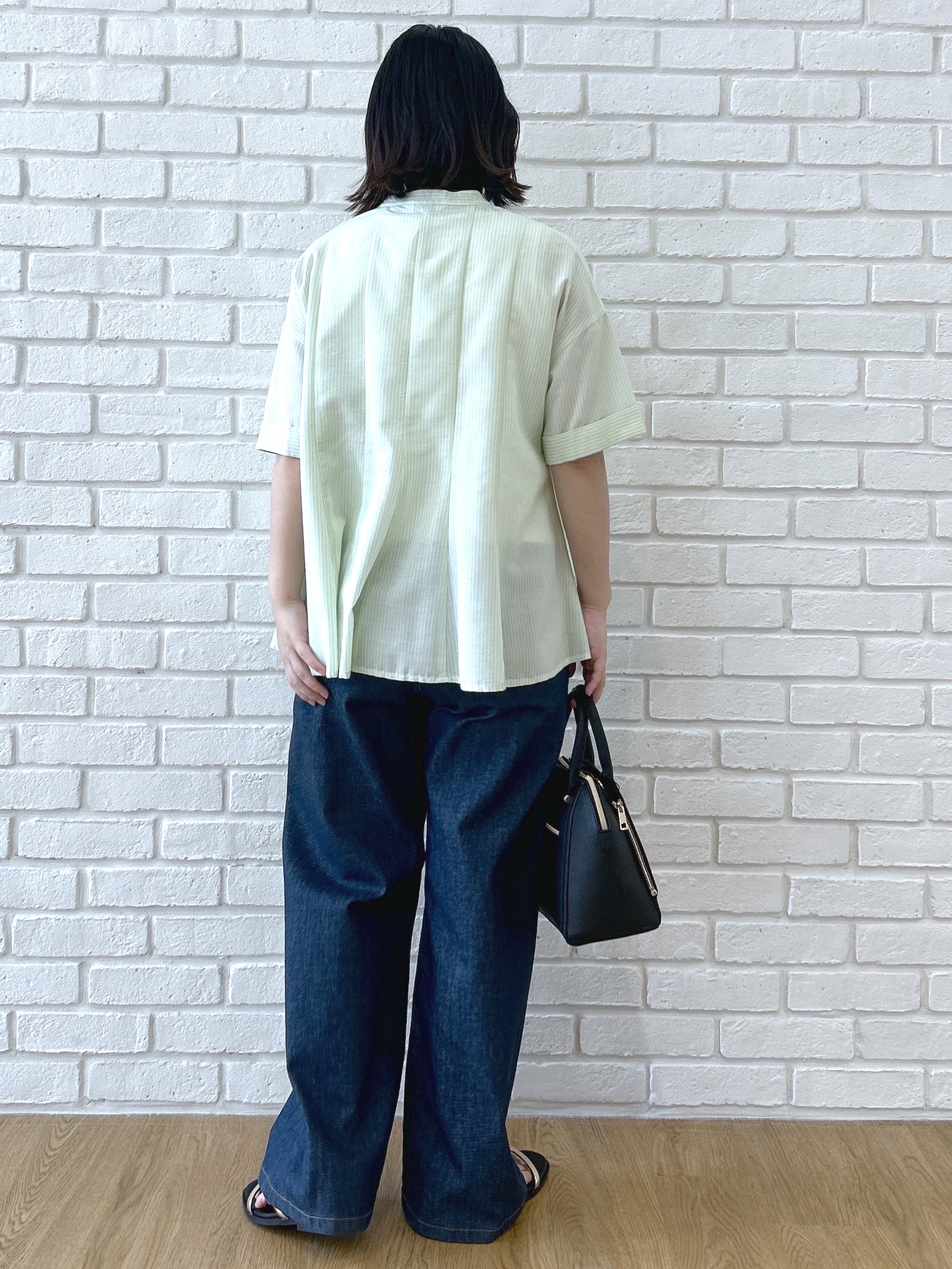 Hirokaさんの「grove｜【洗濯機OK・ひんやり】さらっと軽やか、夏のフレアシャツ」を使ったコーディネート