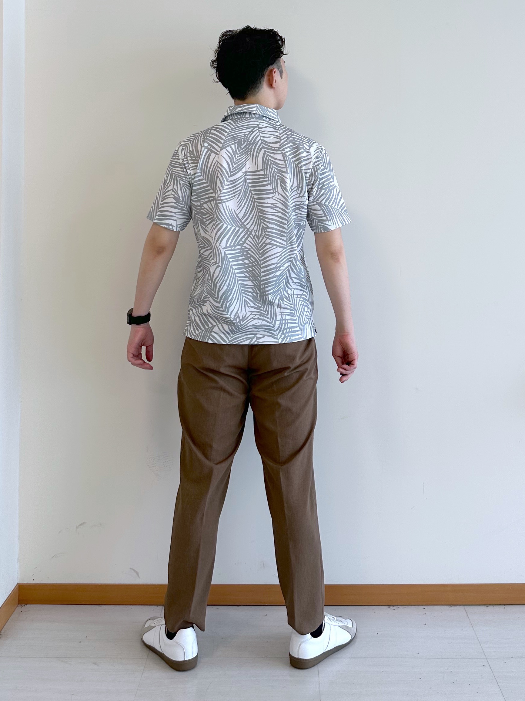 イッシーさんの「TAKEO KIKUCHI｜リーフ柄ポロシャツ」を使ったコーディネート