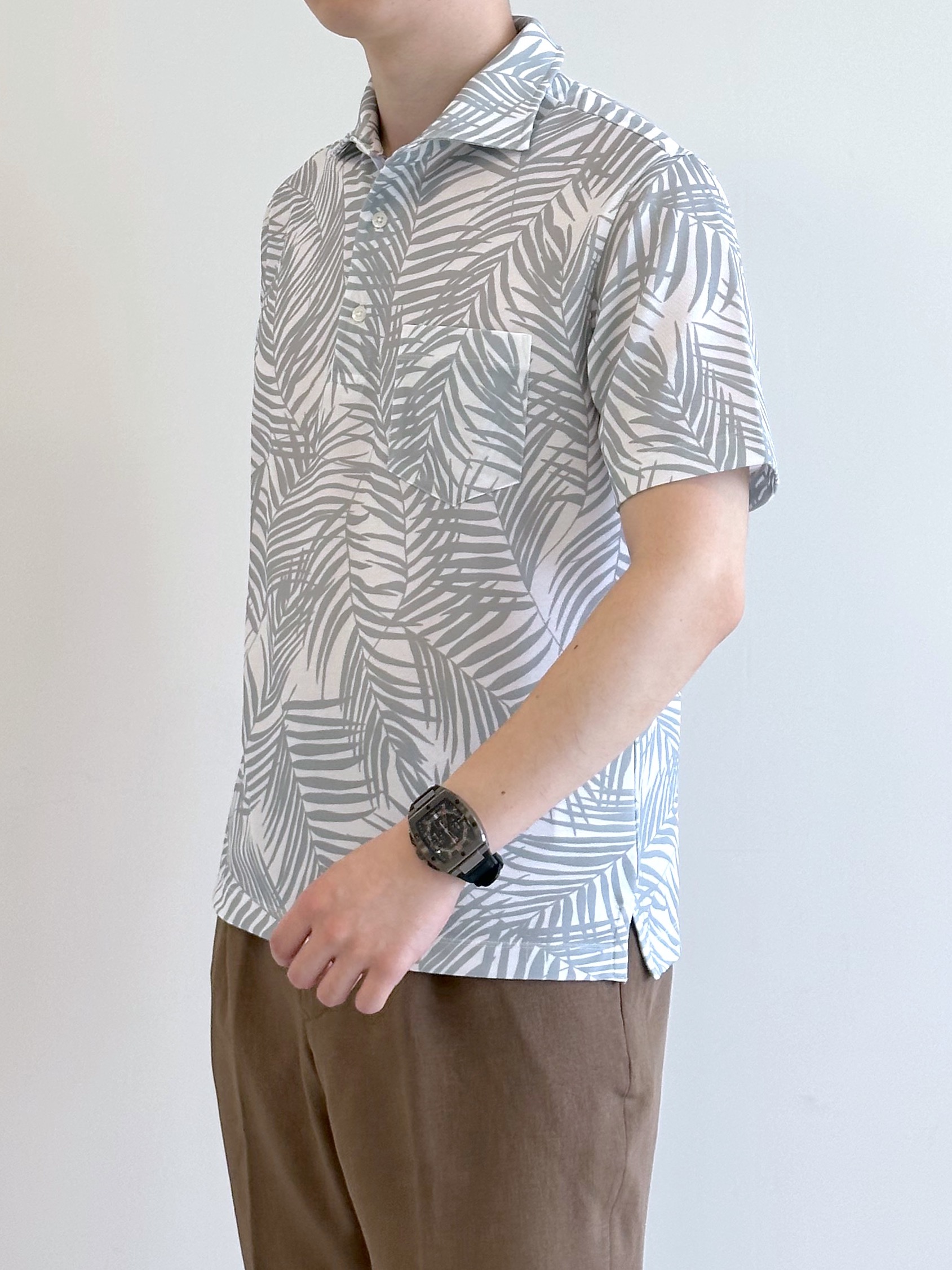 イッシーさんの「TAKEO KIKUCHI｜リーフ柄ポロシャツ」を使ったコーディネート