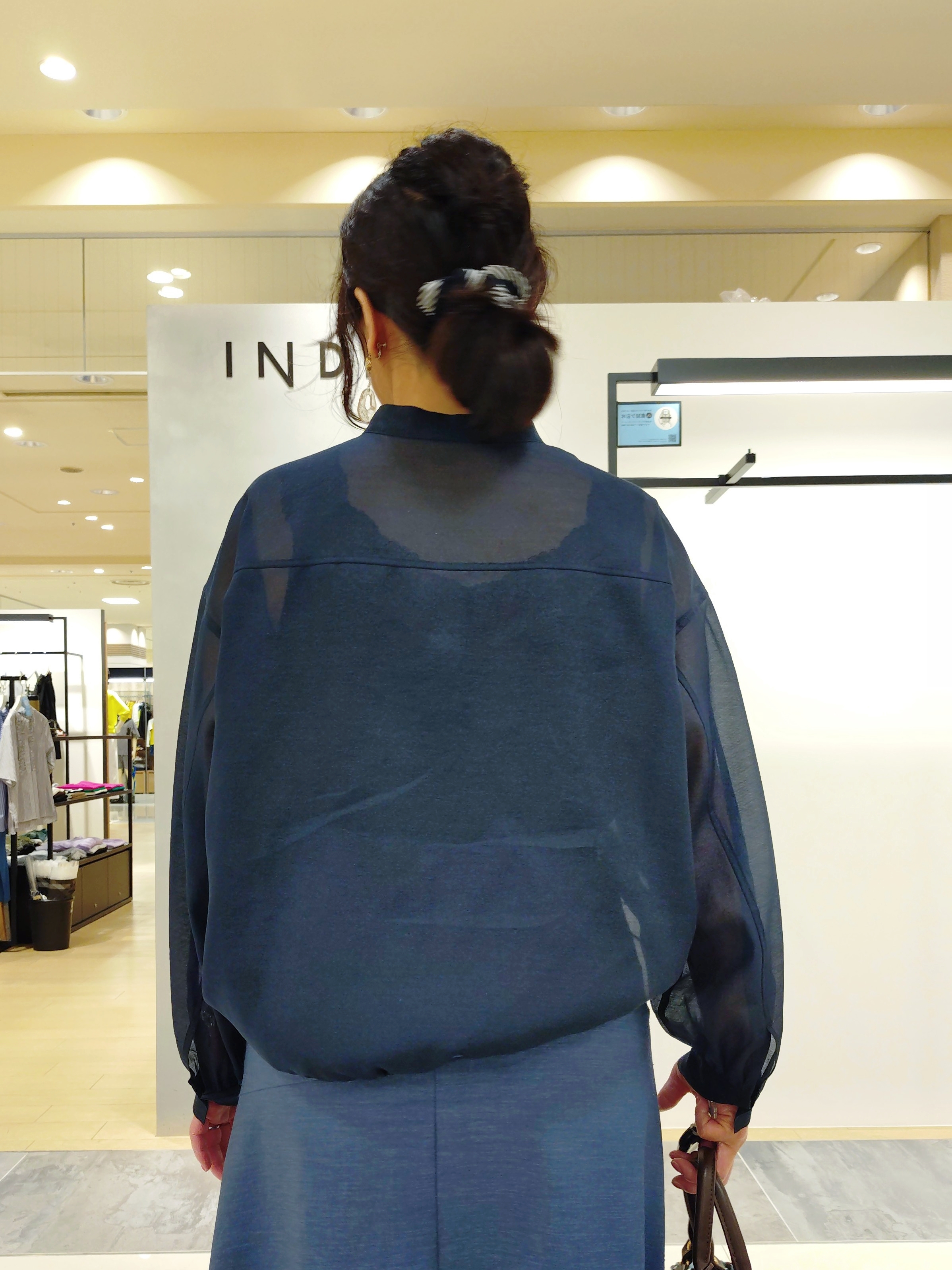 TOMOMIさんの「INDIVI｜【配色デザイン】メルカド編みスクエアバッグ」を使ったコーディネート
