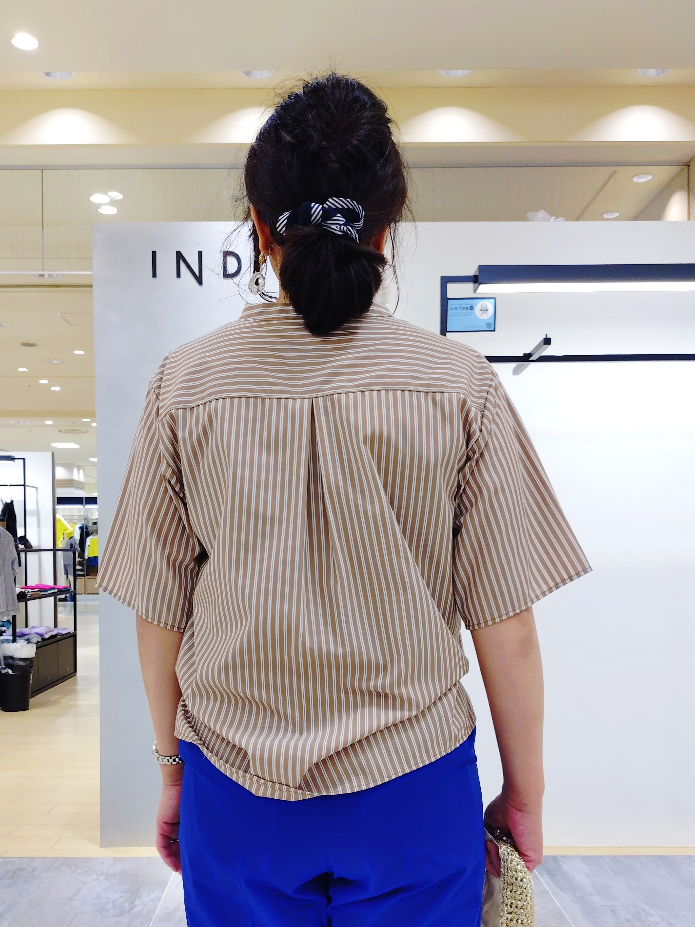 TOMOMIさんの「INDIVI｜【撥水／UVカット】ライトフーディーブルゾン」を使ったコーディネート