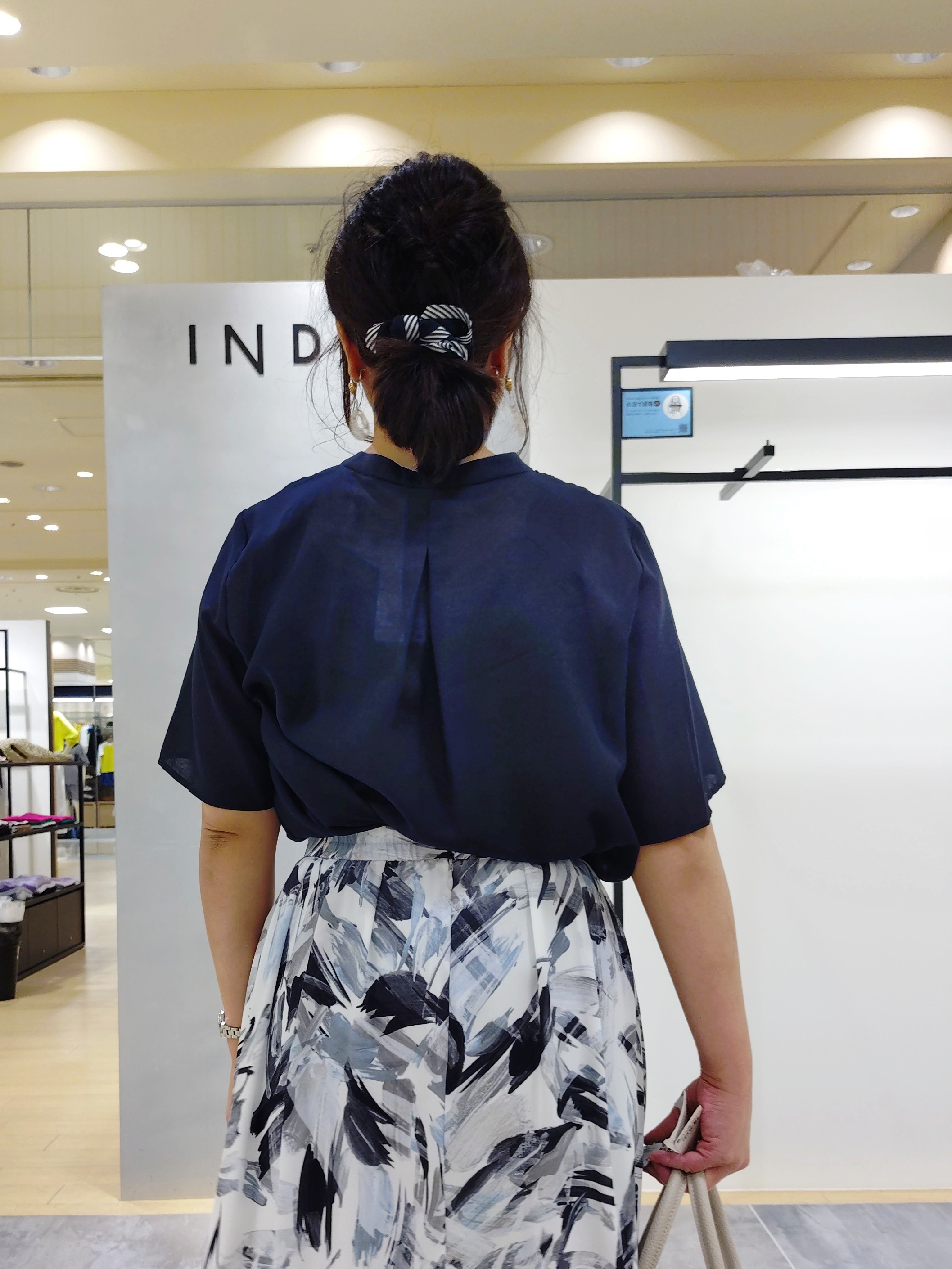 TOMOMIさんの「INDIVI｜【洗える／メッシュ素材／SETUP可能】半袖シアージャケット」を使ったコーディネート