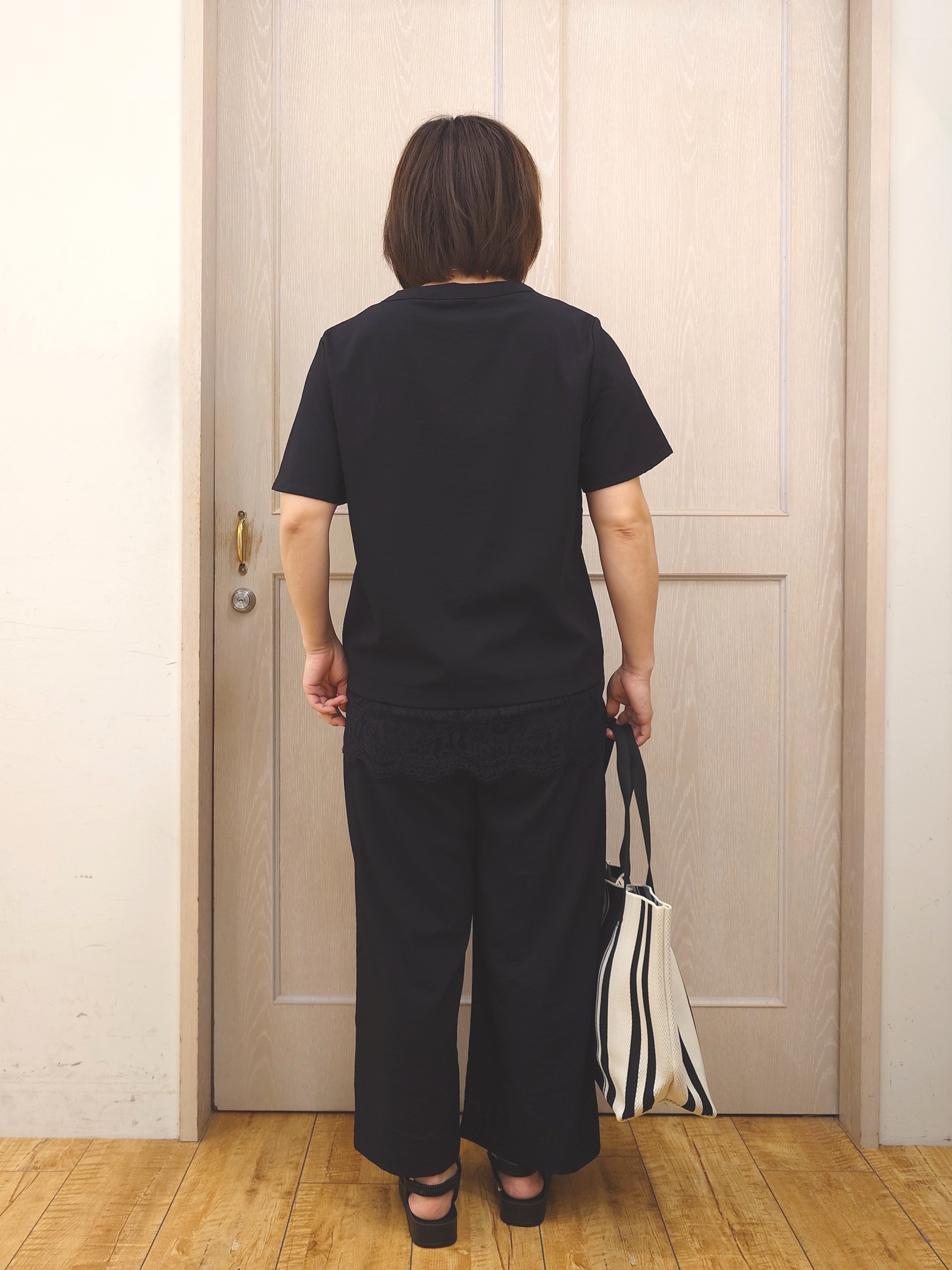 とろろさんの「SHOO･LA･RUE｜【S-LL/洗濯機可】軽凛(かろりん)ひんやり スキッパー裾レースブラウス」を使ったコーディネート