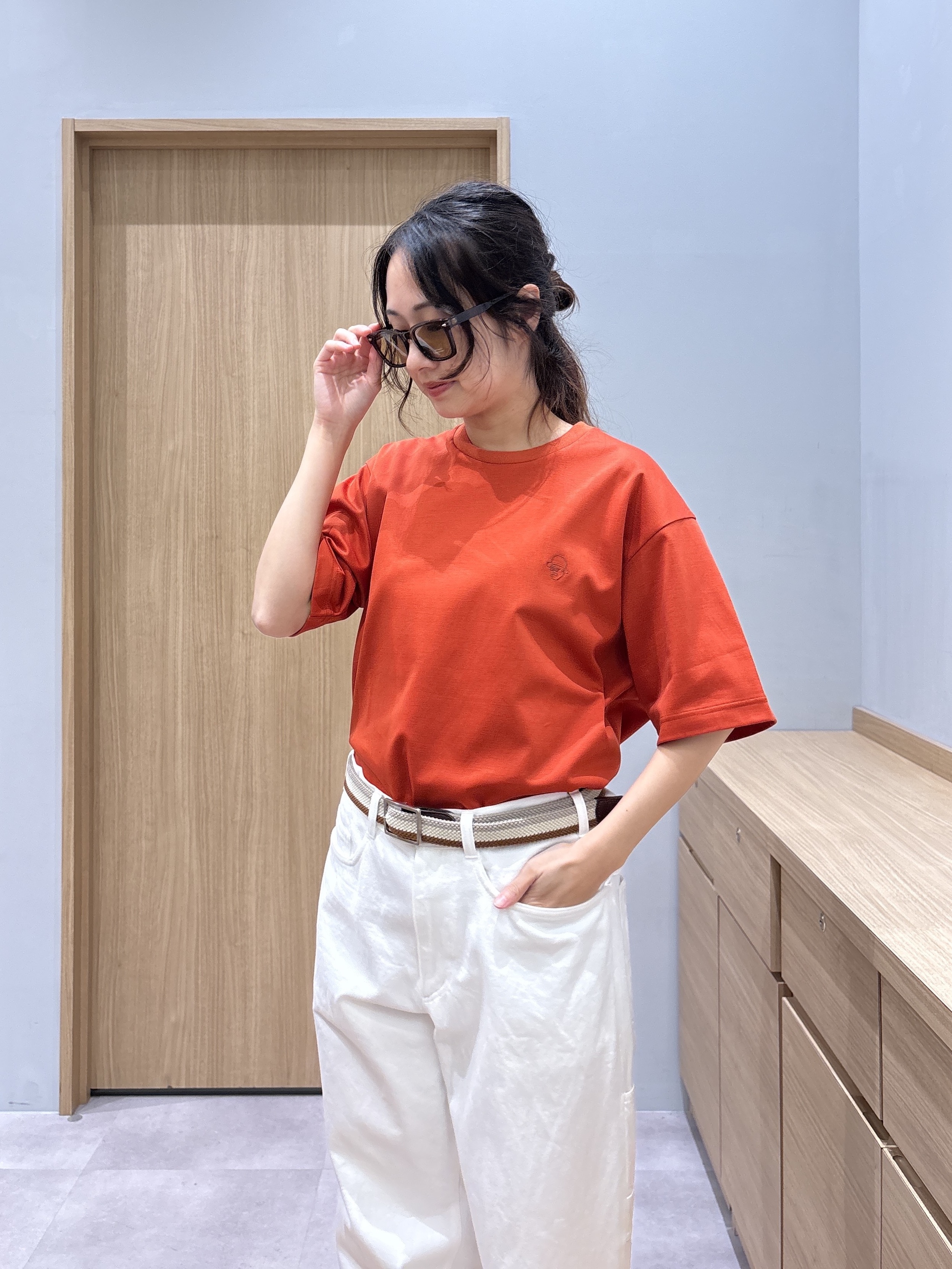 よぴさんの「TAKEO KIKUCHI｜ワンストローク刺繍 半袖 Tシャツ」を使ったコーディネート