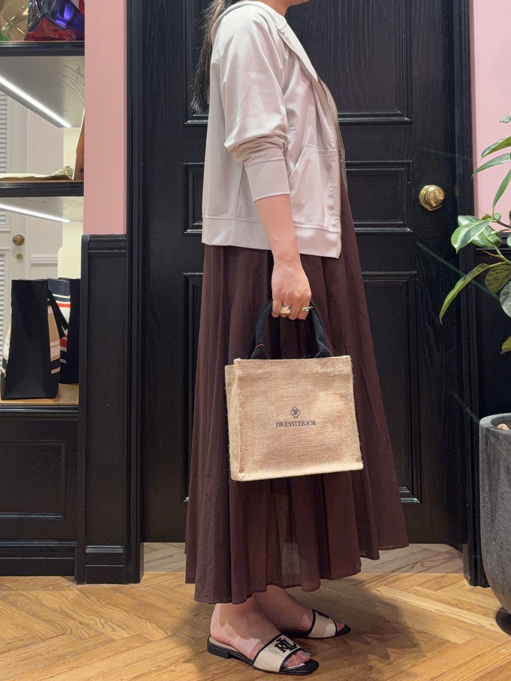 SAKAIさんの「DRESSTERIOR｜【きれいめ/ウォッシャブル】コットンローンフレンチスリーブワンピ」を使ったコーディネート